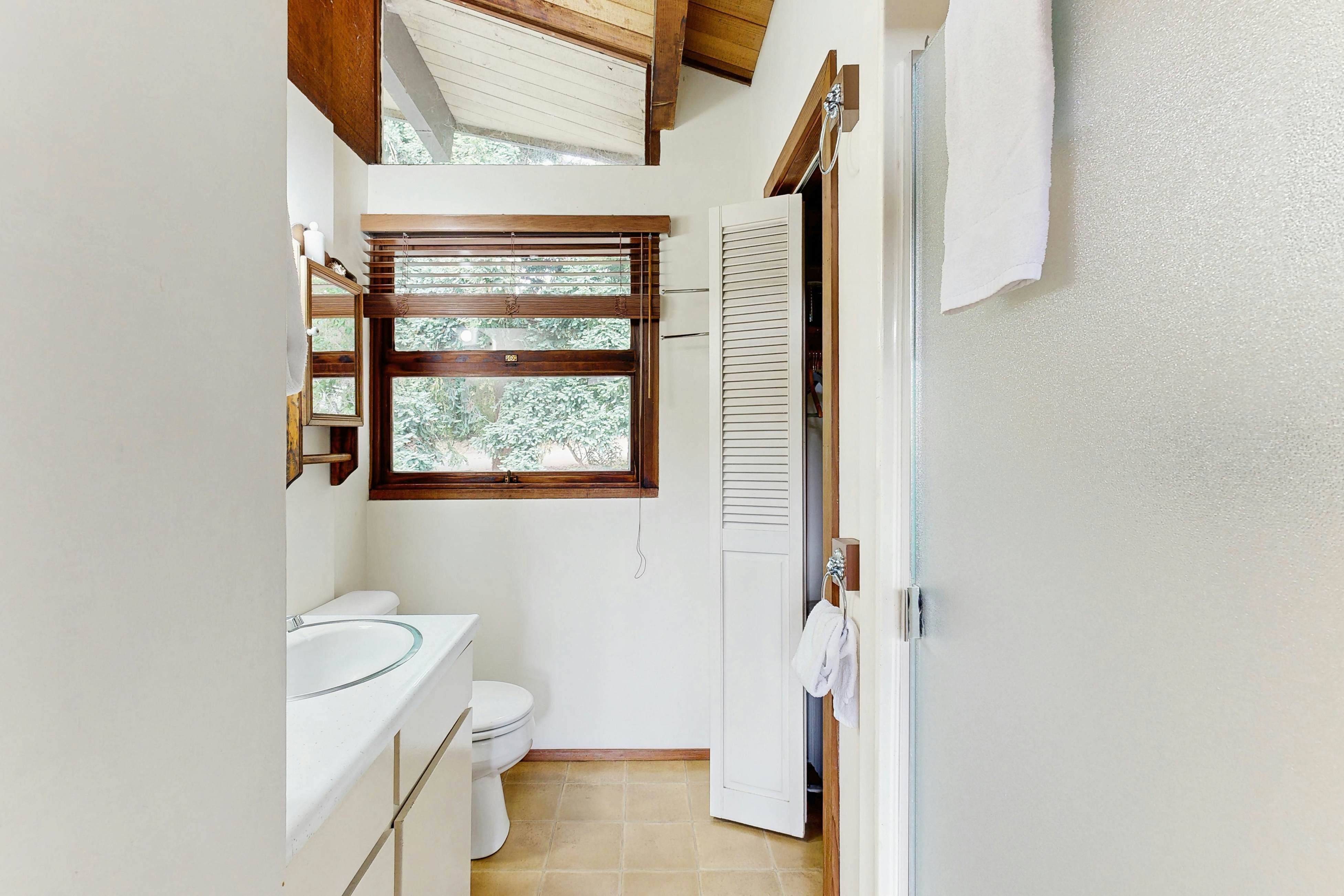 Coastal Home in Mendocino: WiFi, Fireplace & Pets