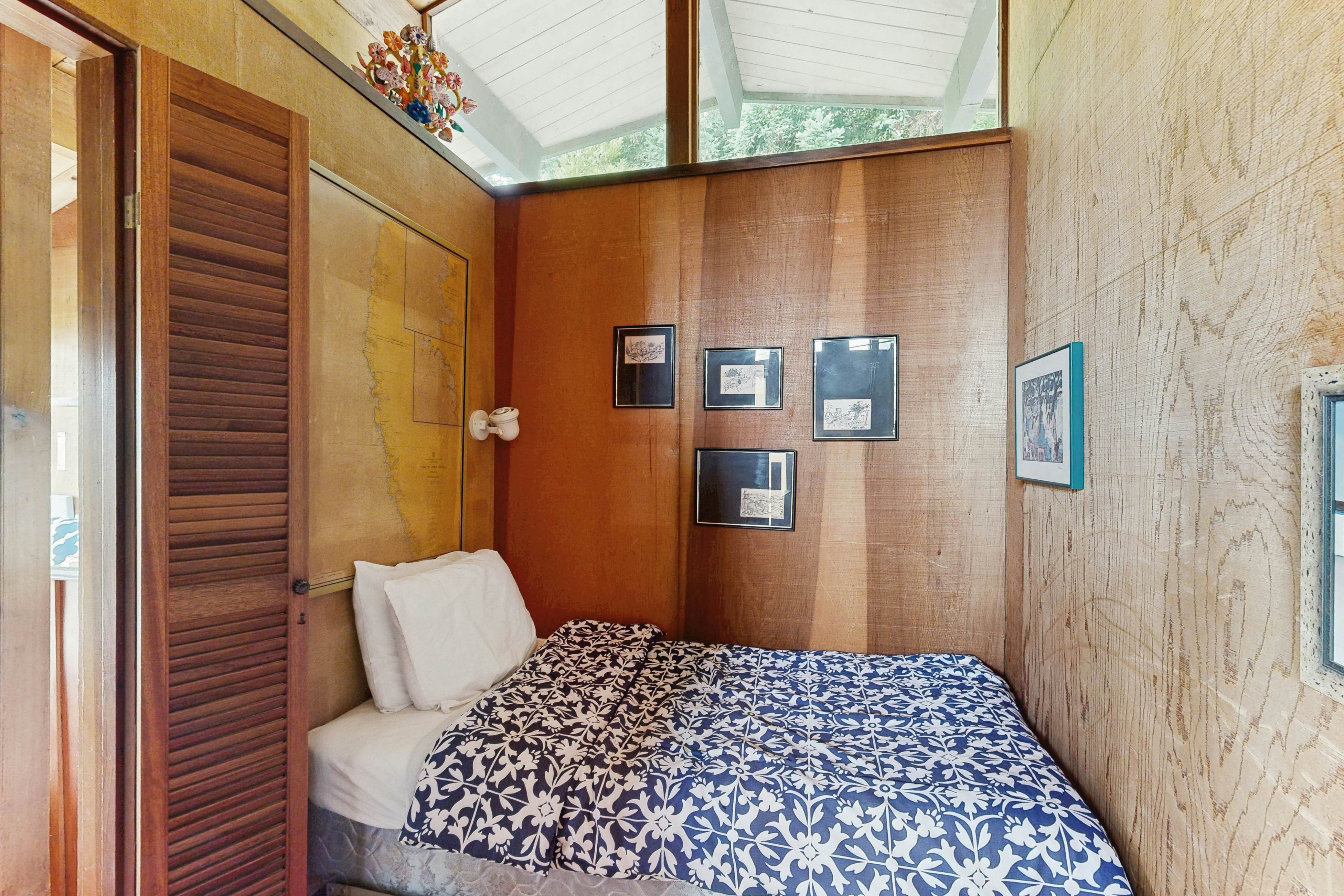 Coastal Home in Mendocino: WiFi, Fireplace & Pets