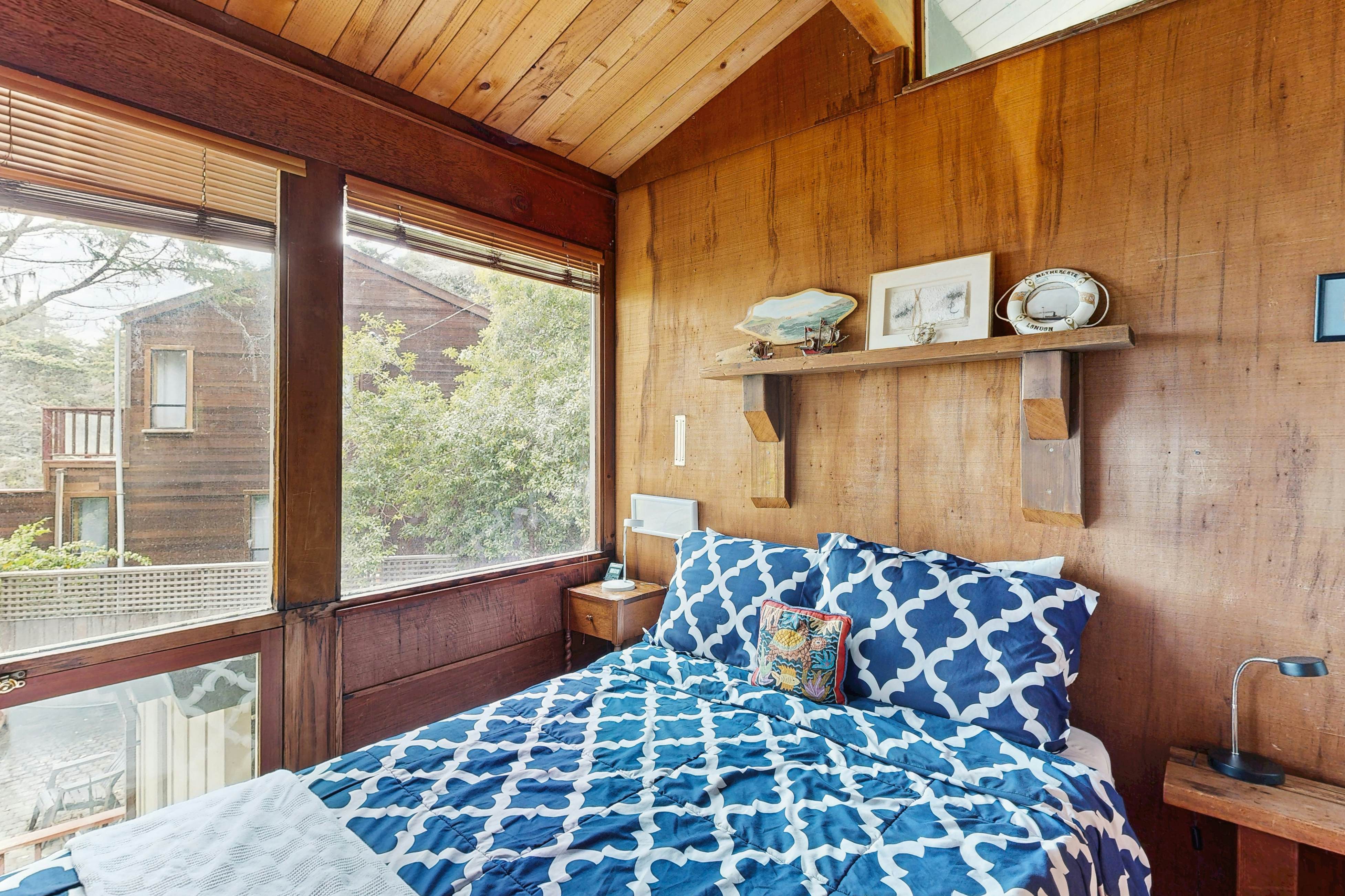 Coastal Home in Mendocino: WiFi, Fireplace & Pets