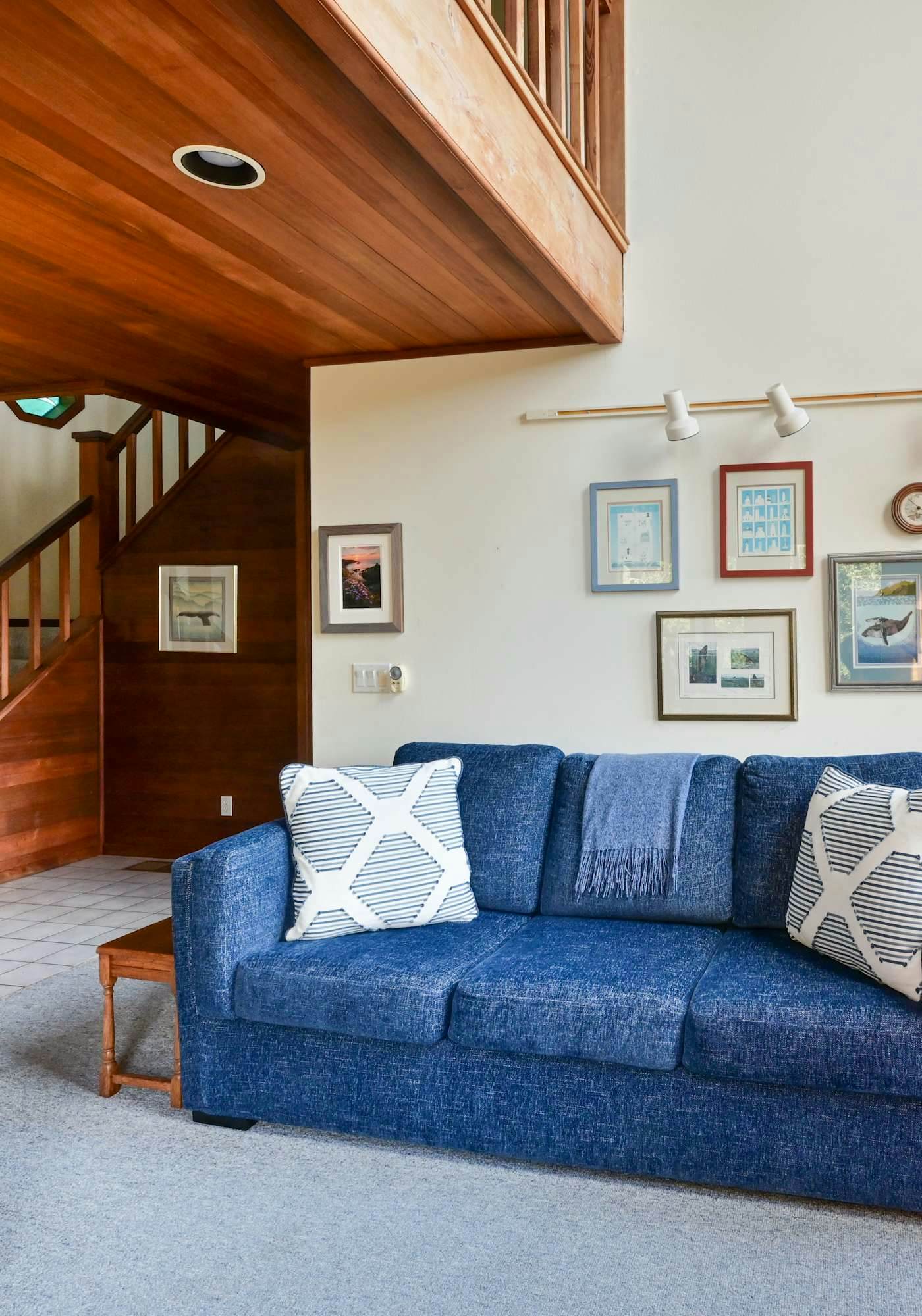 Ocean view home with Fireplace, Hot Tub, Deck