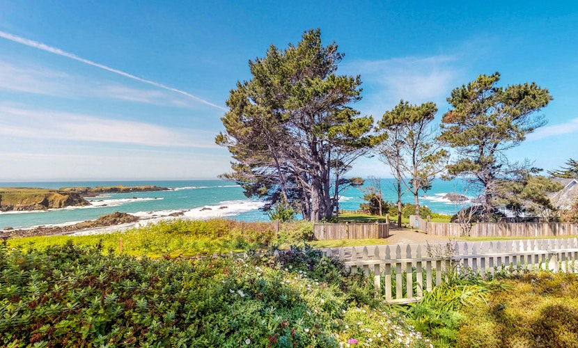 Mendocino Getaway - Ocean Views & Family Fun