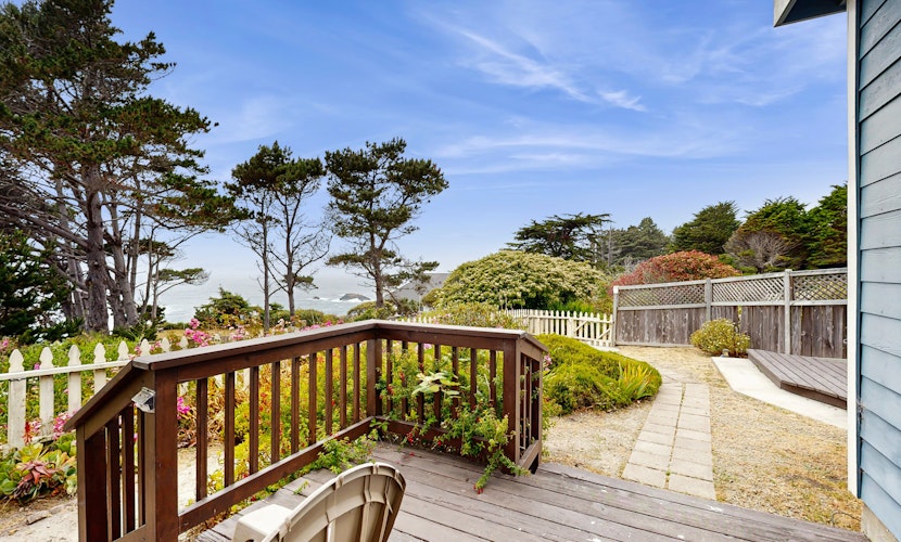 Mendocino Studio walkable to Headlands State Park