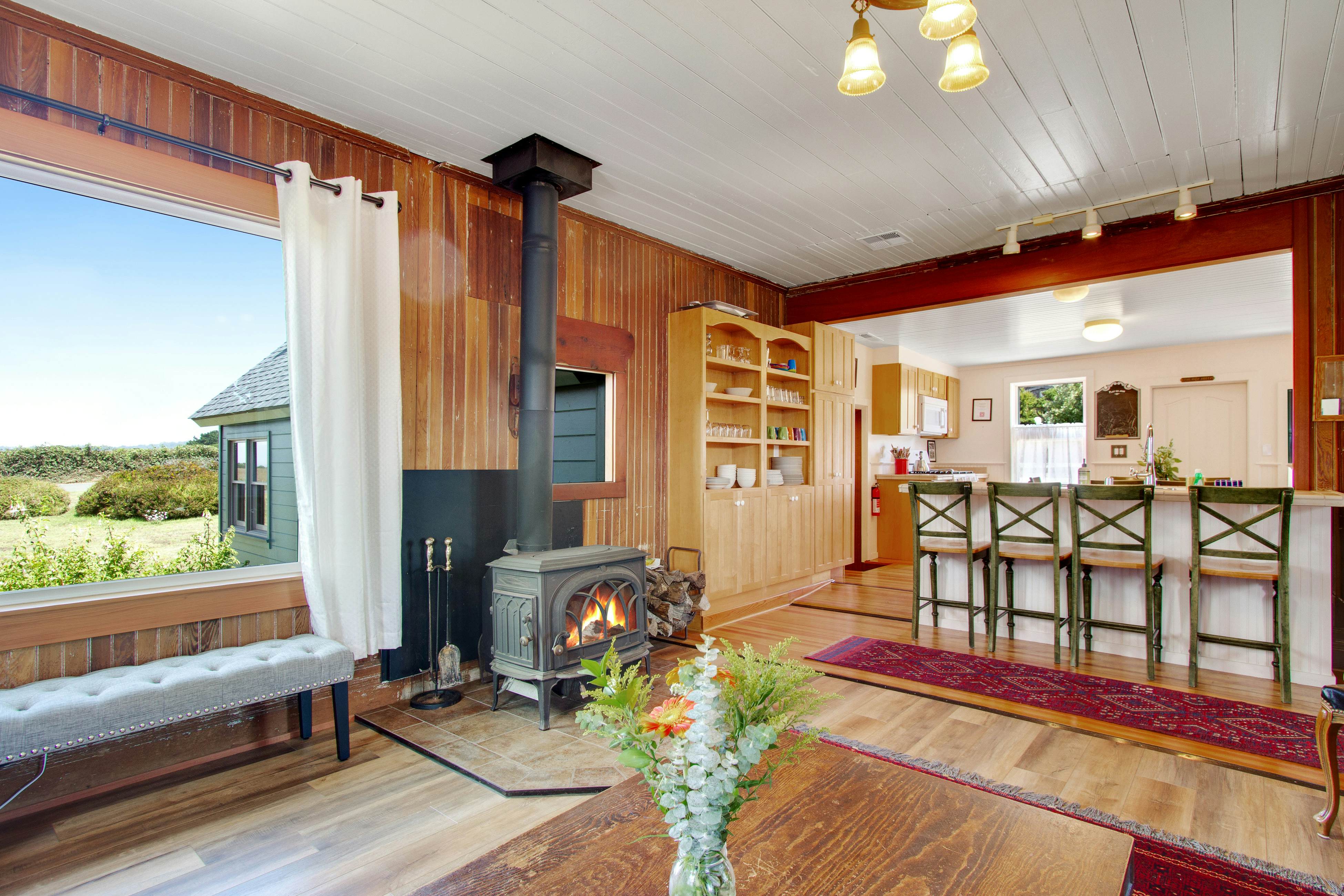 Spectacular Mendocino Home: Sea View, Sauna, Lofts