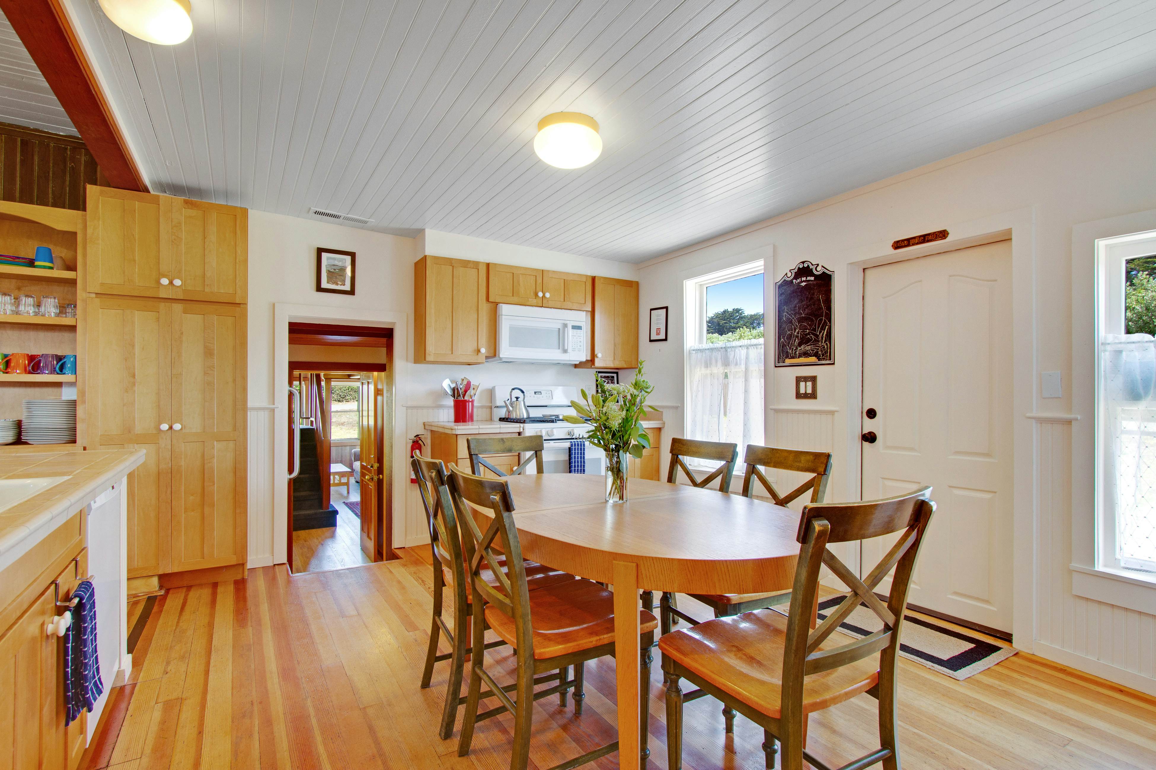 Spectacular Mendocino Home: Sea View, Sauna, Lofts