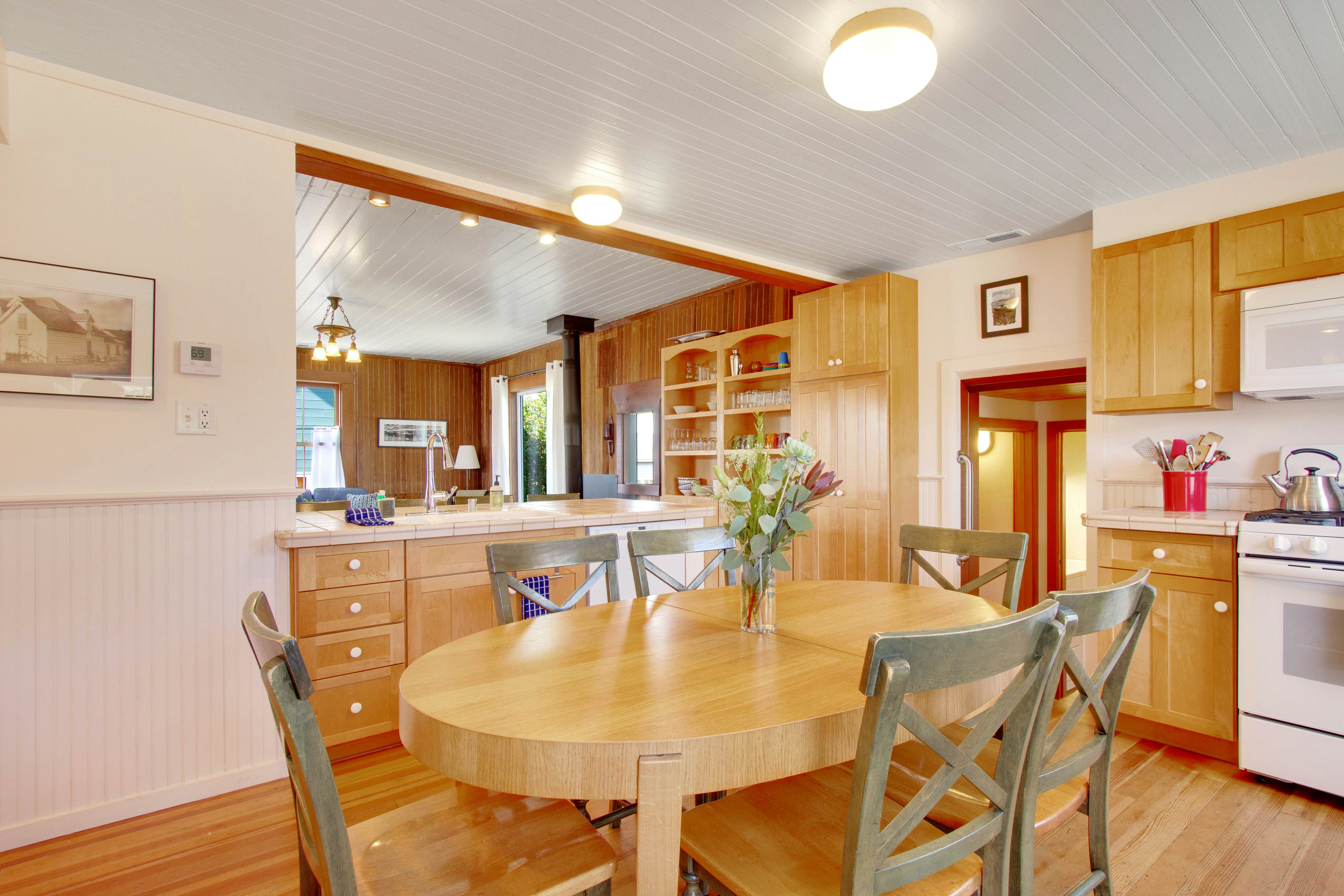 Spectacular Mendocino Home: Sea View, Sauna, Lofts
