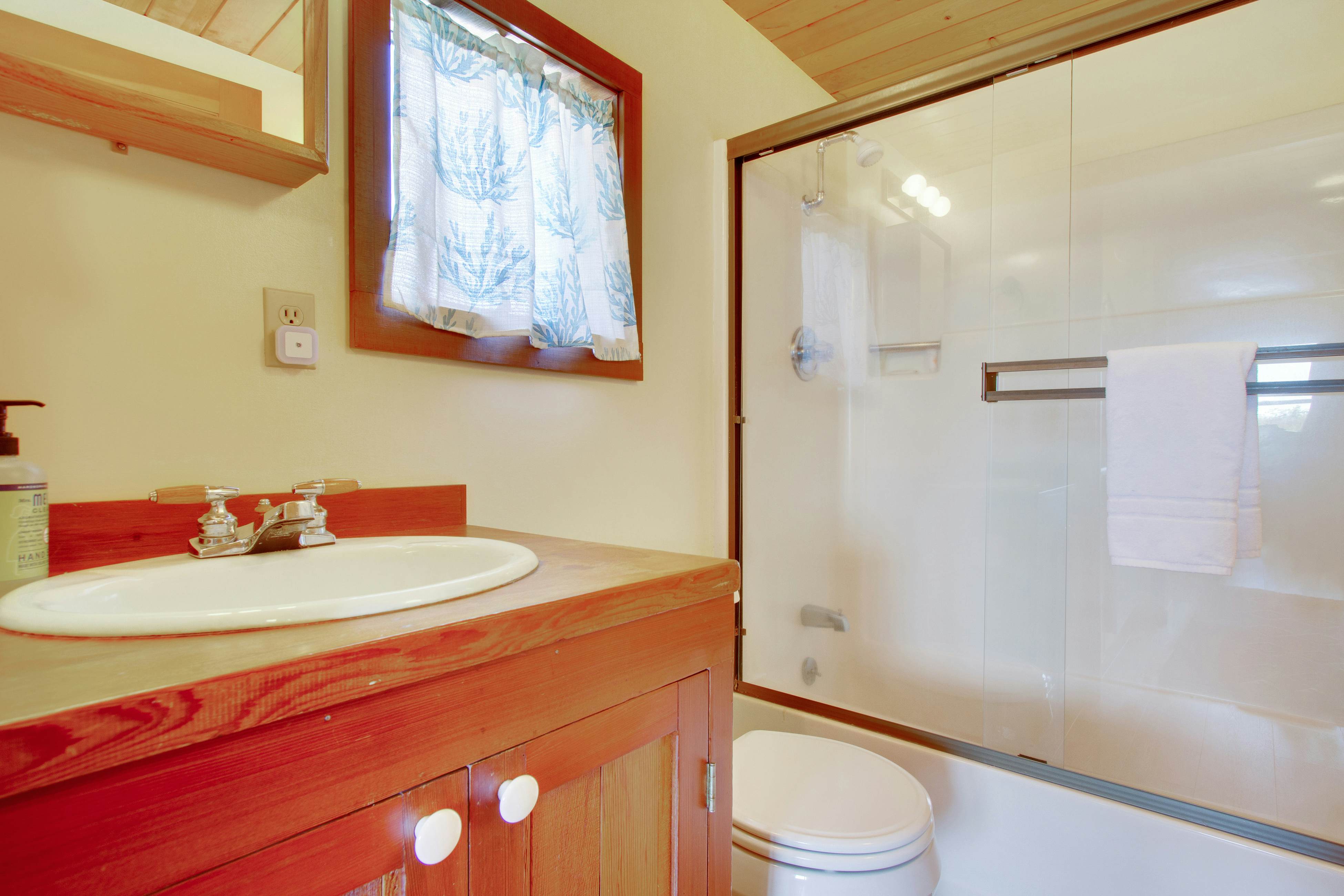 Spectacular Mendocino Home: Sea View, Sauna, Lofts