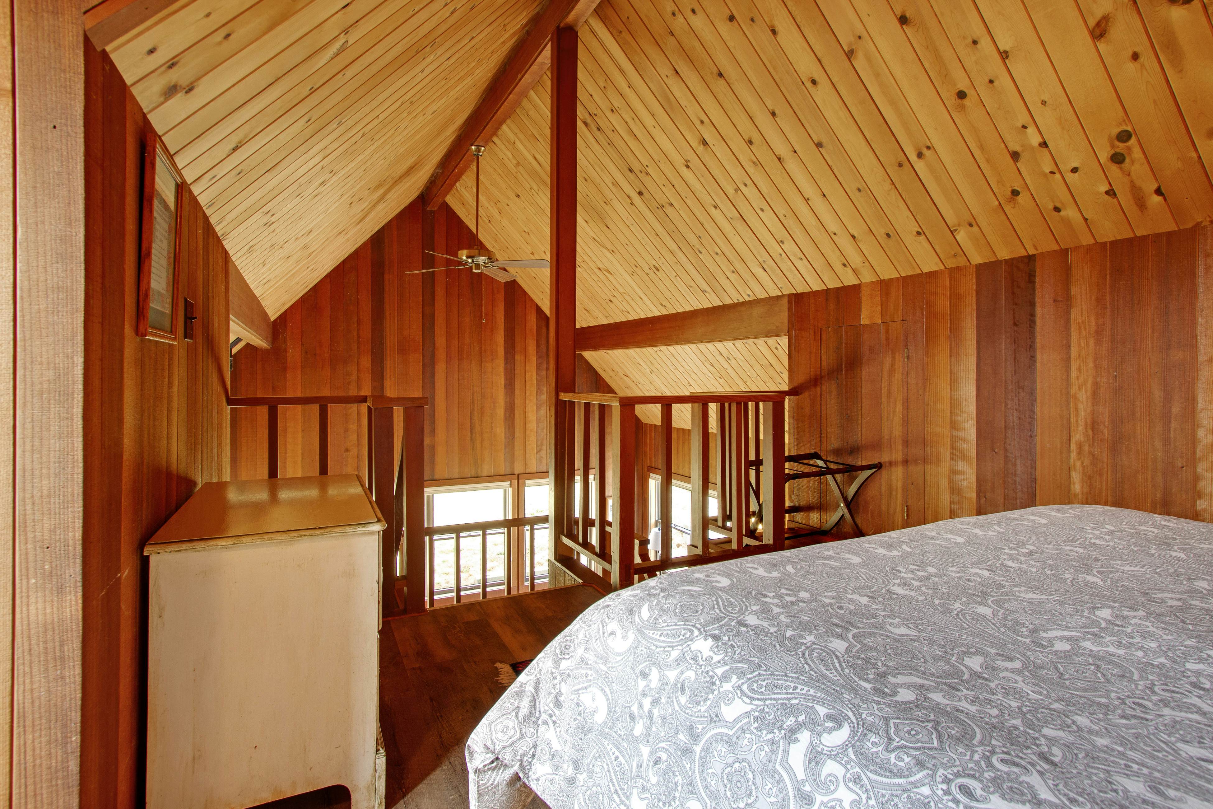 Spectacular Mendocino Home: Sea View, Sauna, Lofts