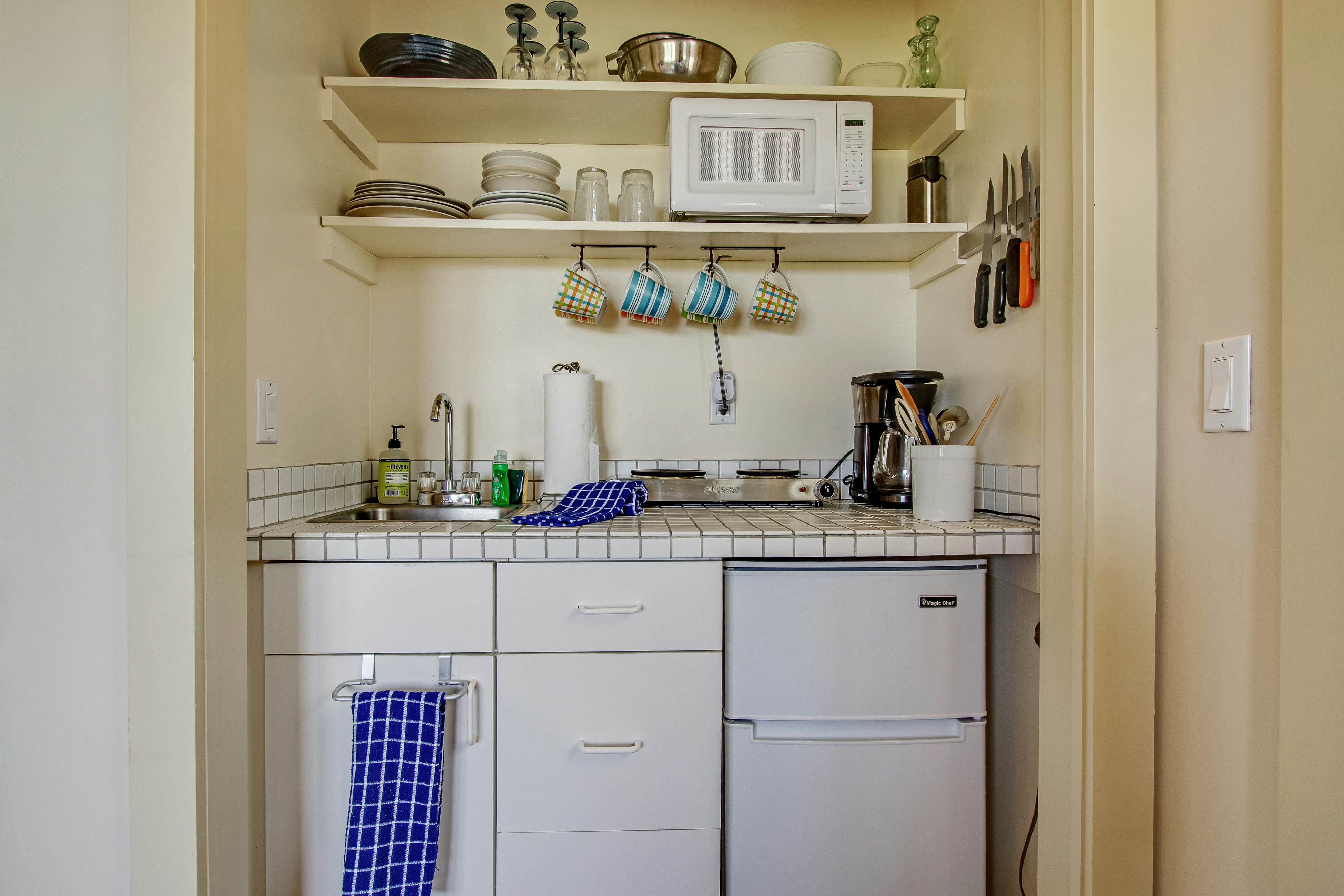 Pet-Friendly Mendocino Cottage with Ocean Views