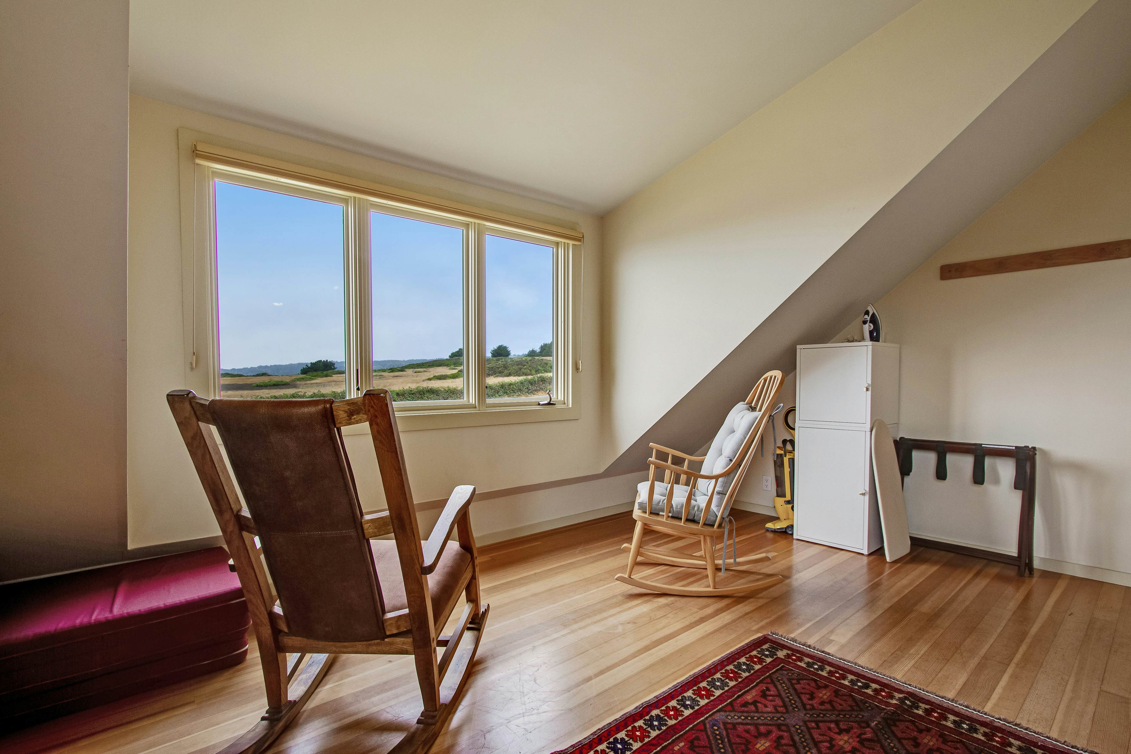 Pet-Friendly Mendocino Cottage with Ocean Views