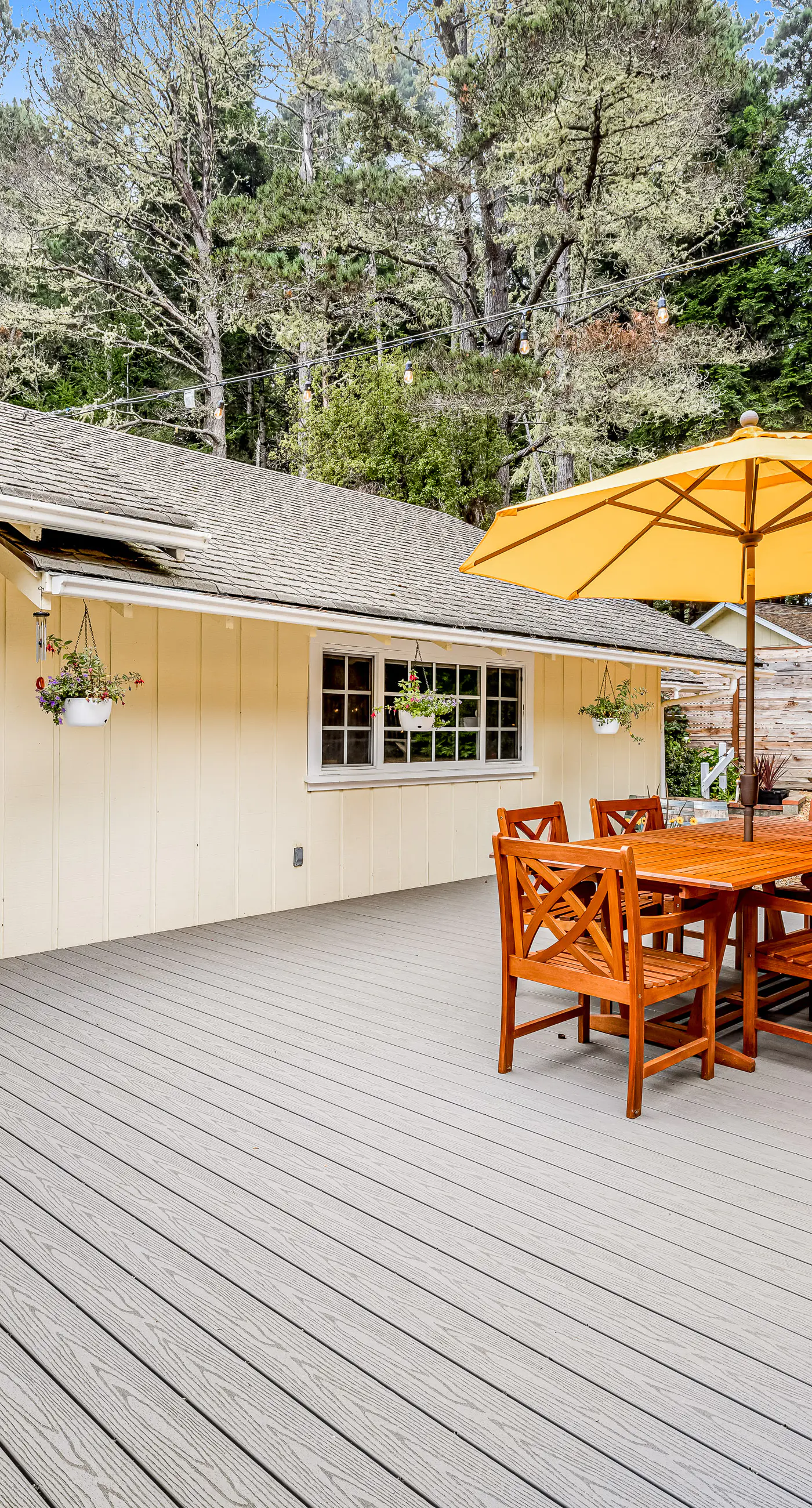 Sunny getaway with hot tub, yard & beach trail