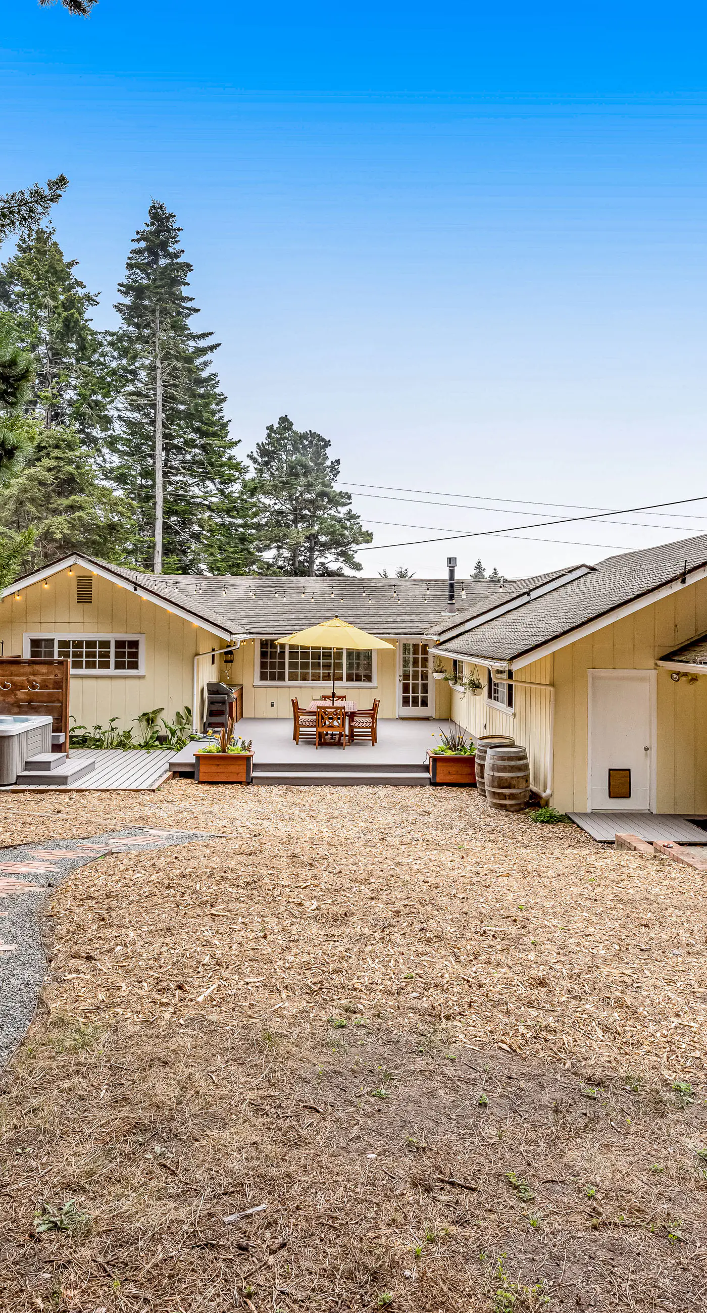 Sunny getaway with hot tub, yard & beach trail