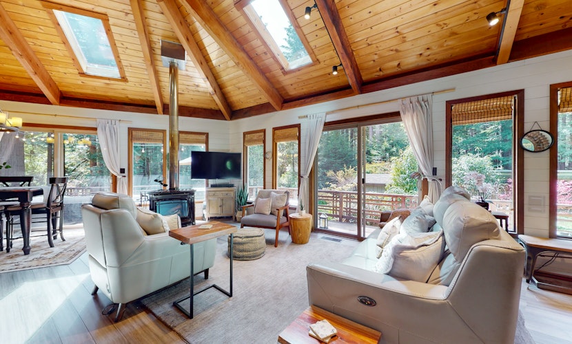 Mendocino Cozy Cabin-Large Patio, Grill & Garden