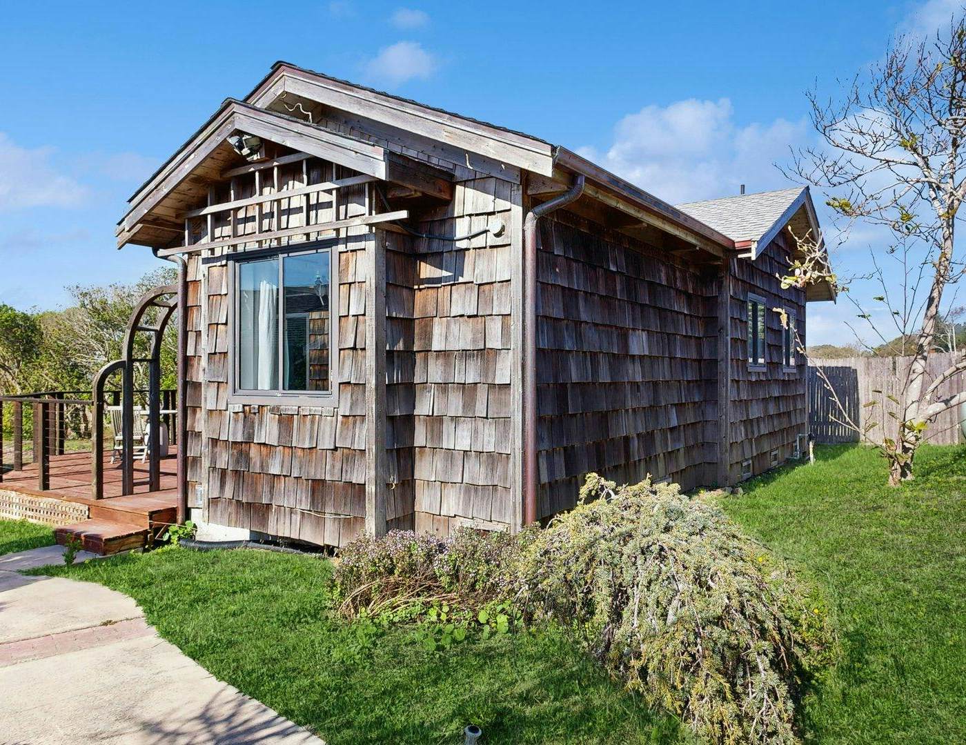 Oceanfront cottage with beach views & deck