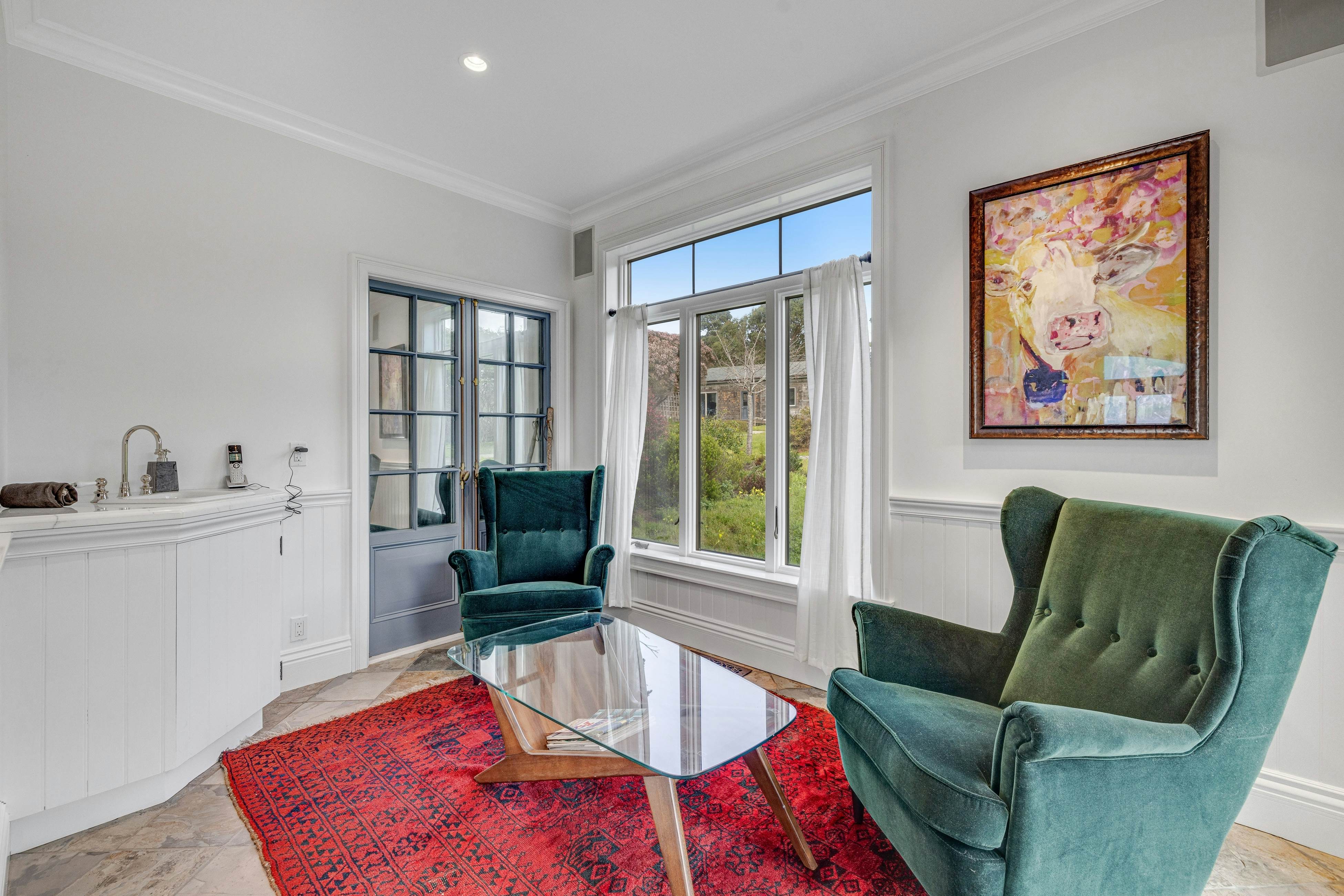 Oceanfront Home: Views, Fireplace & Jetted Tub