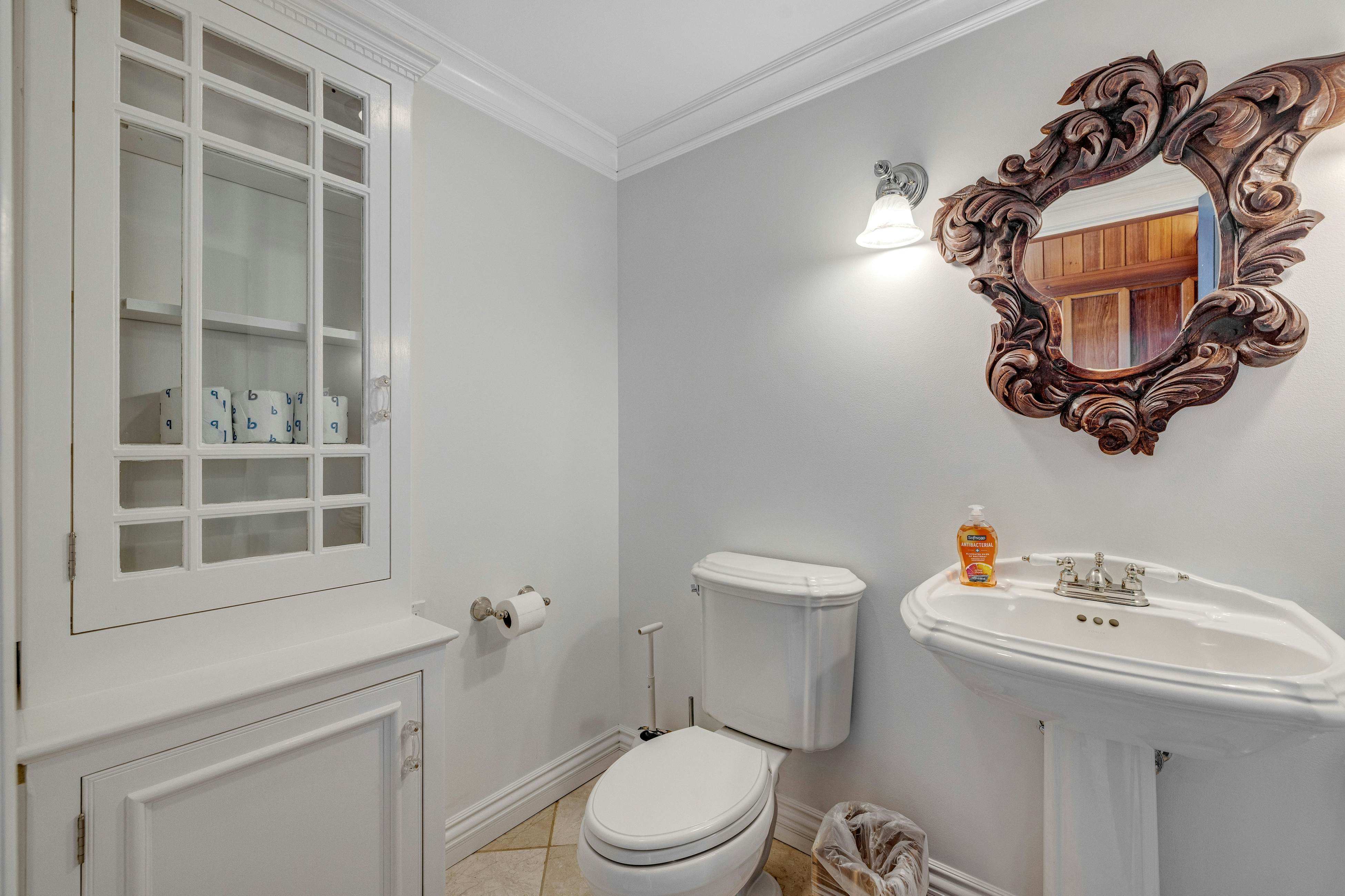 Oceanfront Home: Views, Fireplace & Jetted Tub