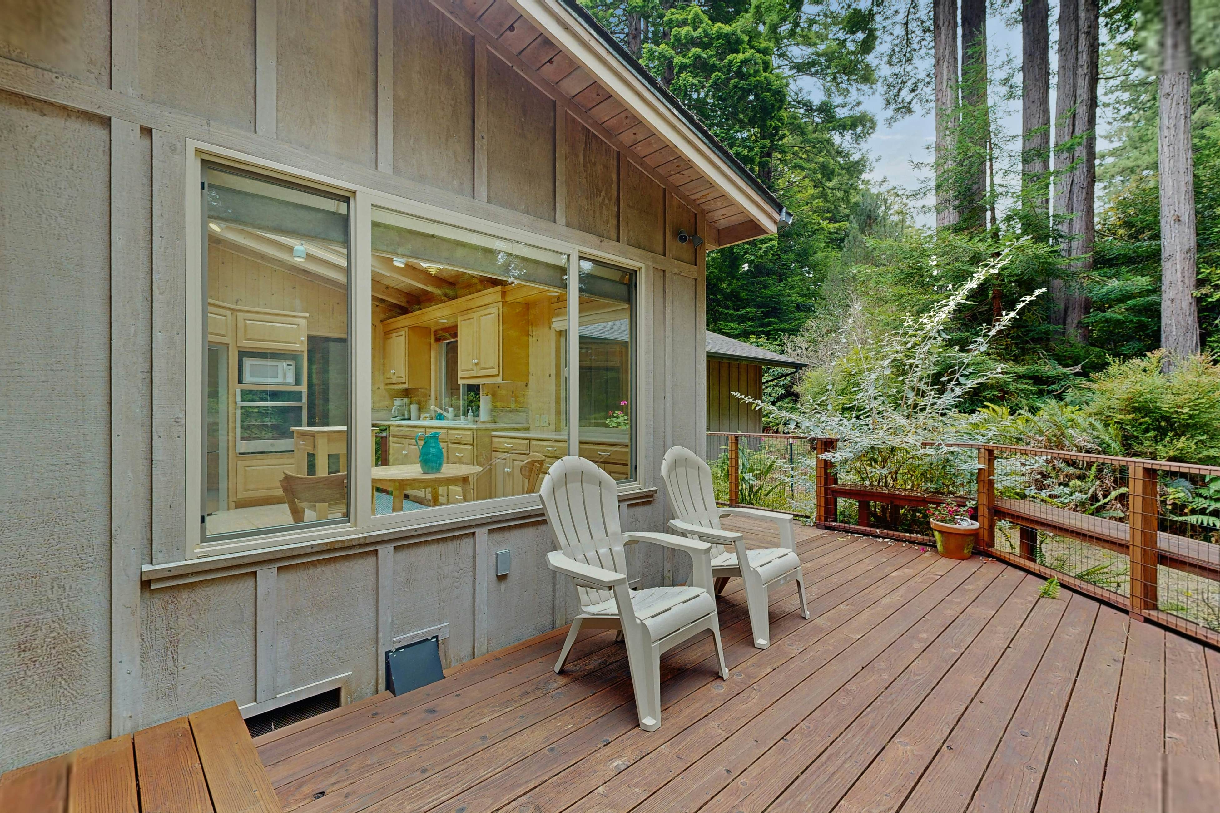 Cozy Forest View Home: Pet-Friendly, Large Deck 