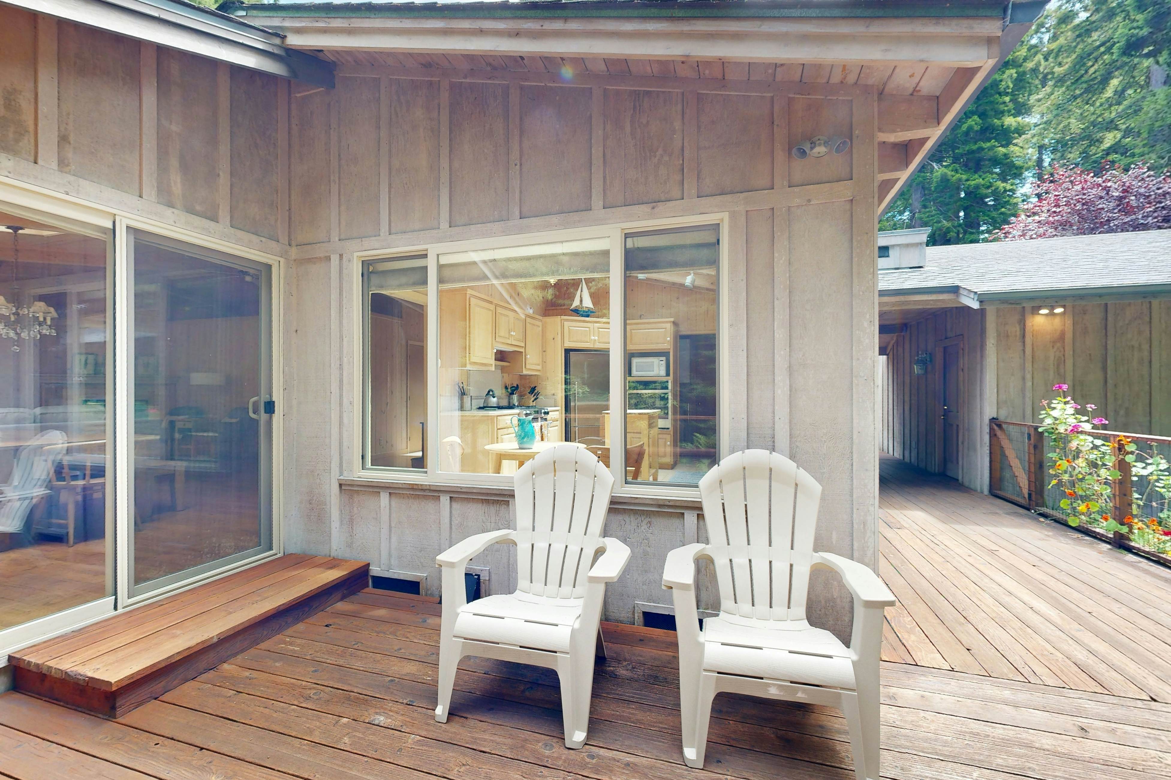 Cozy Forest View Home: Pet-Friendly, Large Deck 
