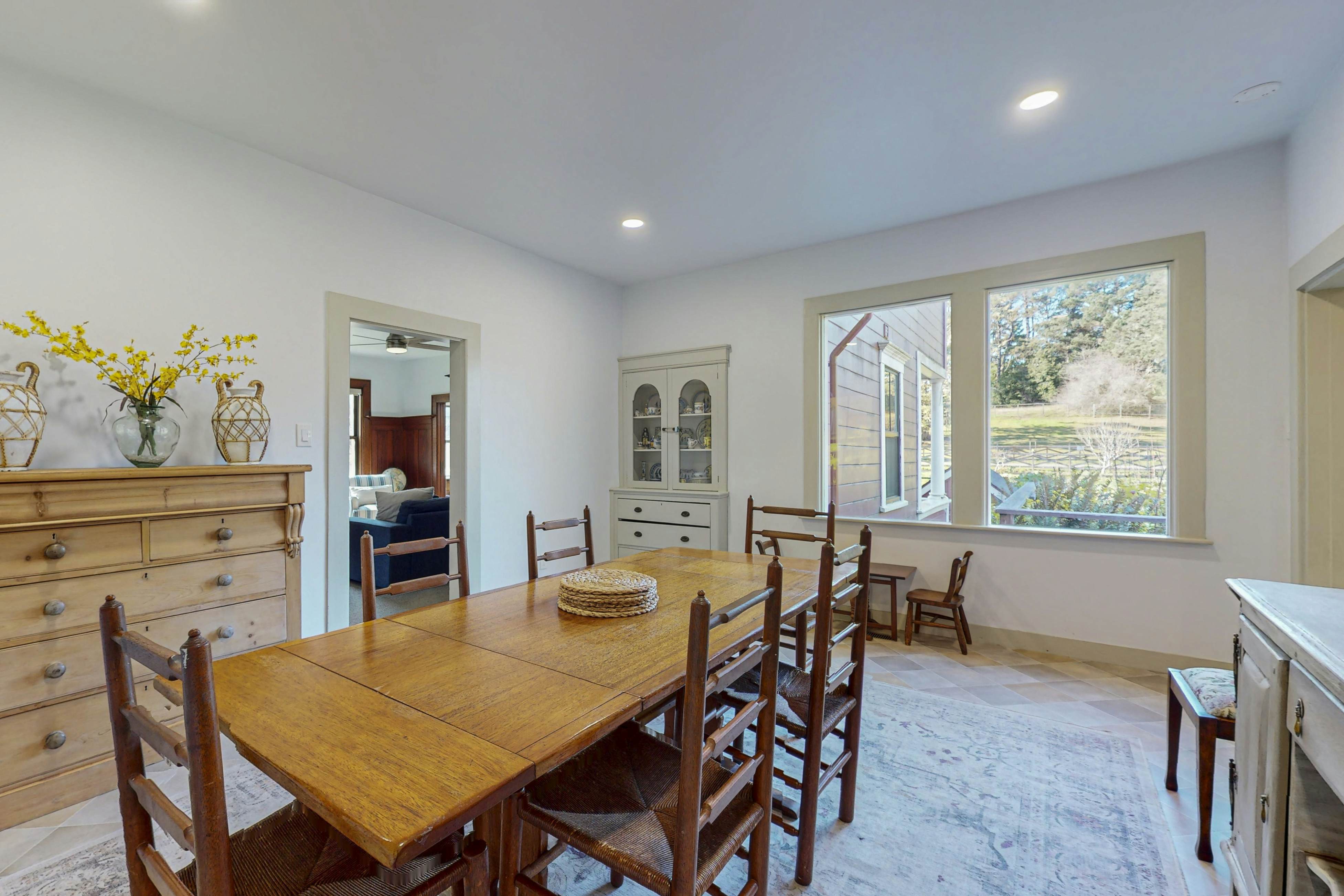 Mendocino Retreat: Hot Tub & 2 Kitchens