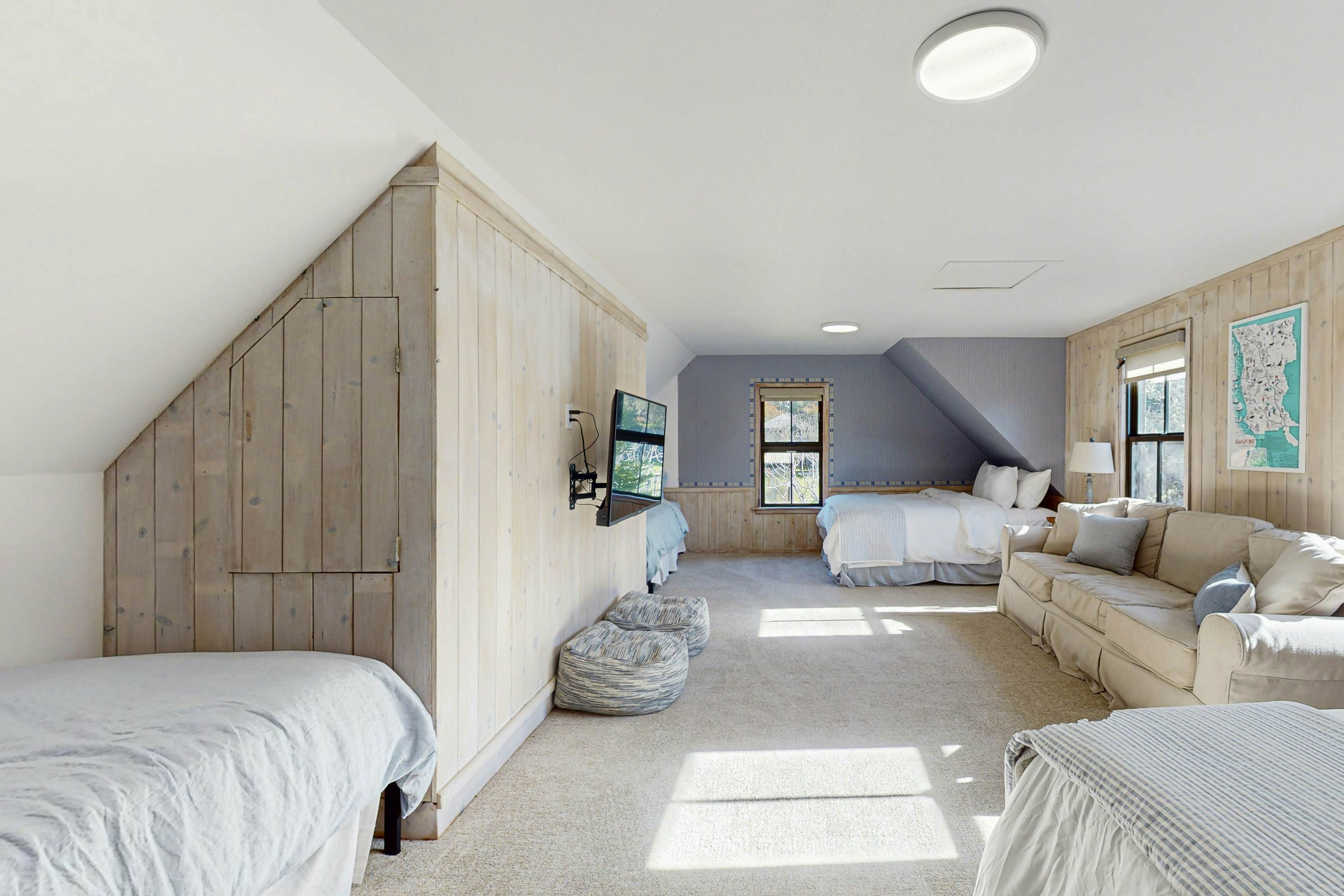 Mendocino Retreat: Hot Tub & 2 Kitchens