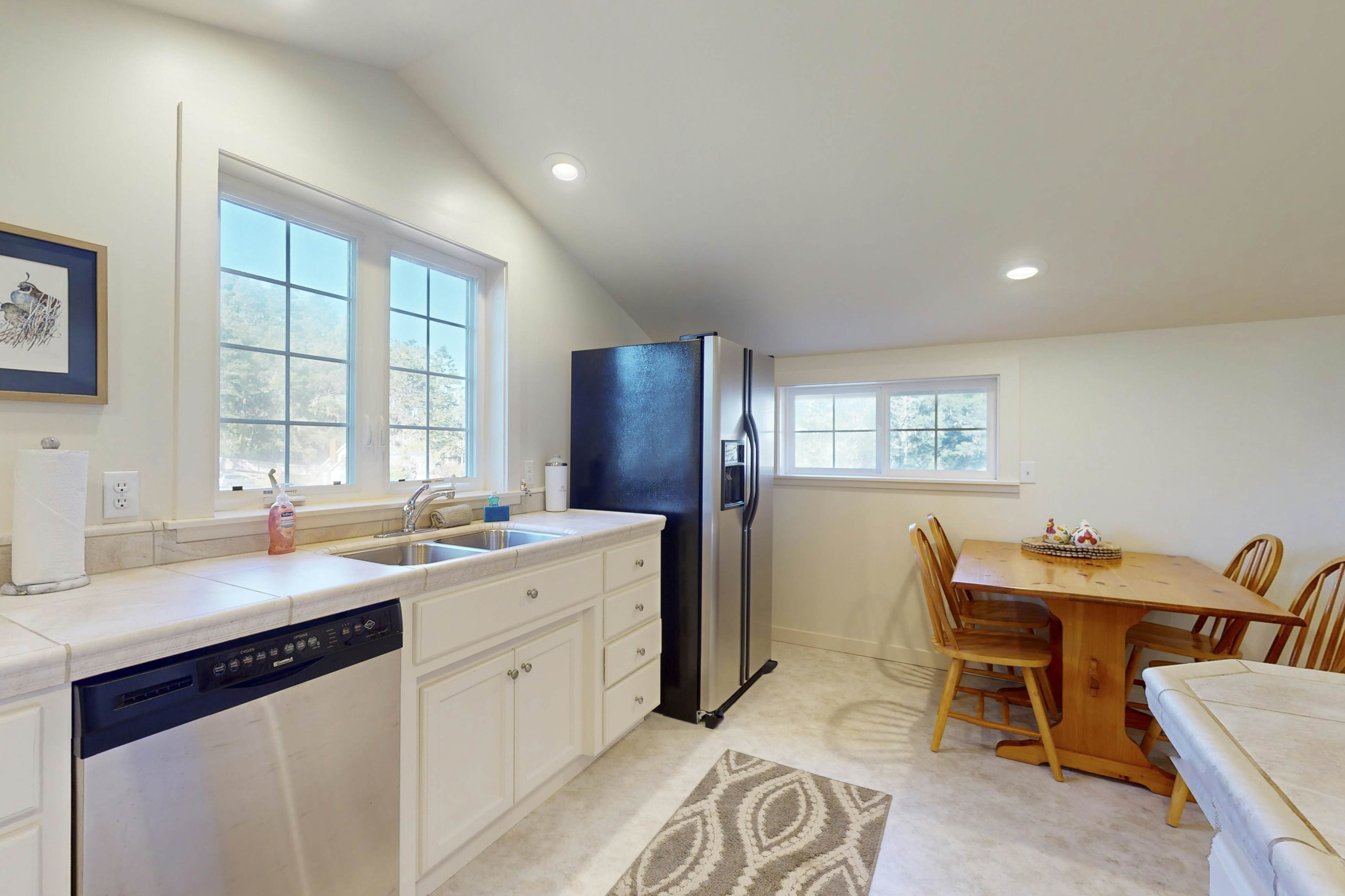 Mendocino Retreat: Hot Tub & 2 Kitchens