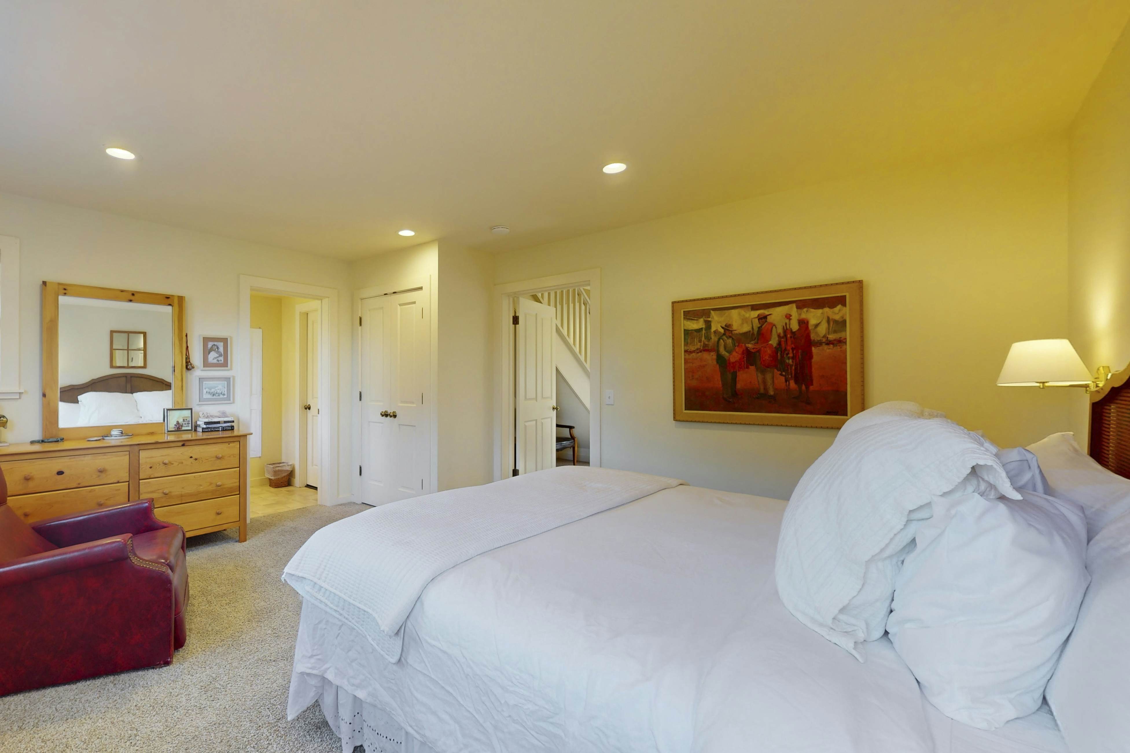 Mendocino Retreat: Hot Tub & 2 Kitchens