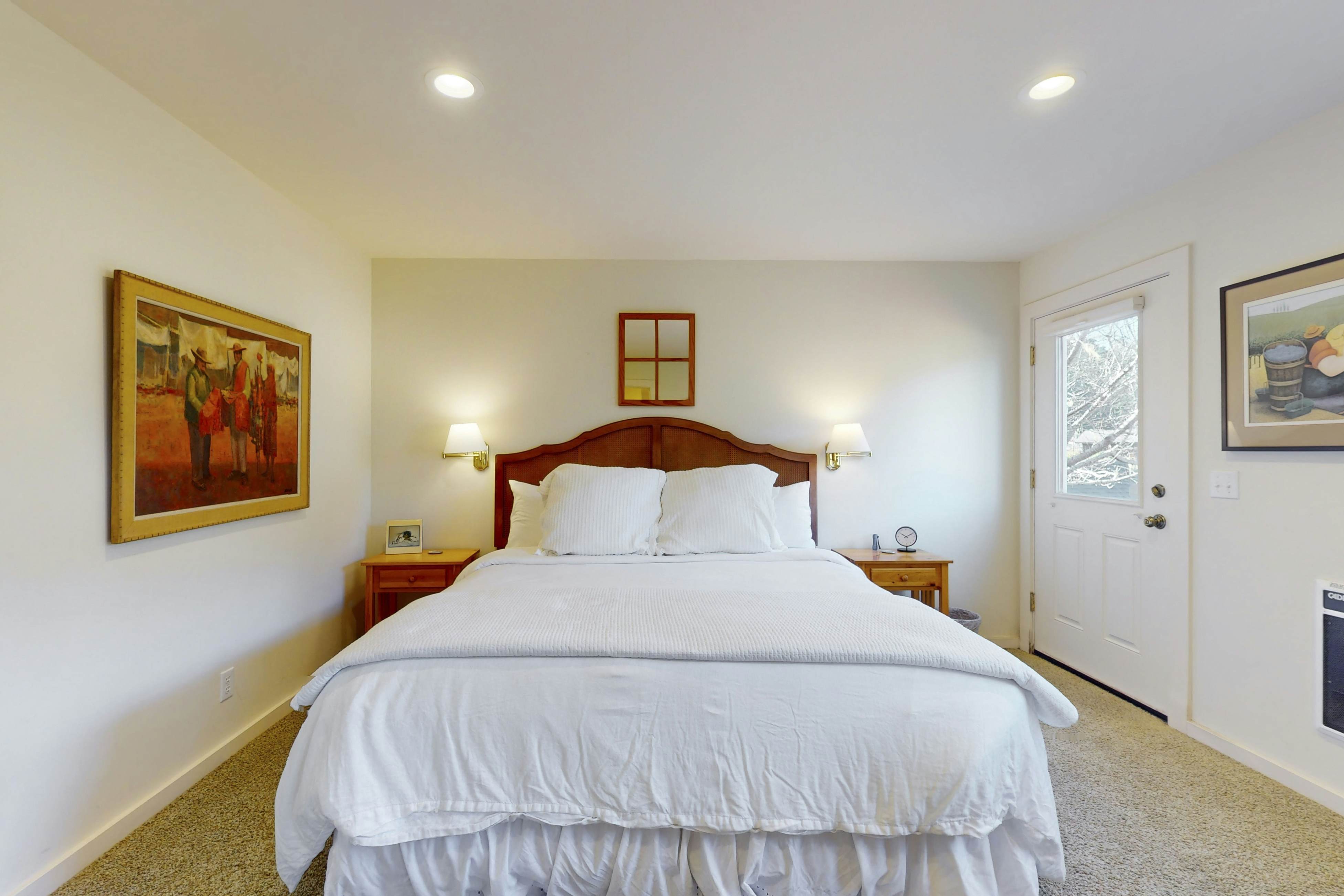 Mendocino Retreat: Hot Tub & 2 Kitchens