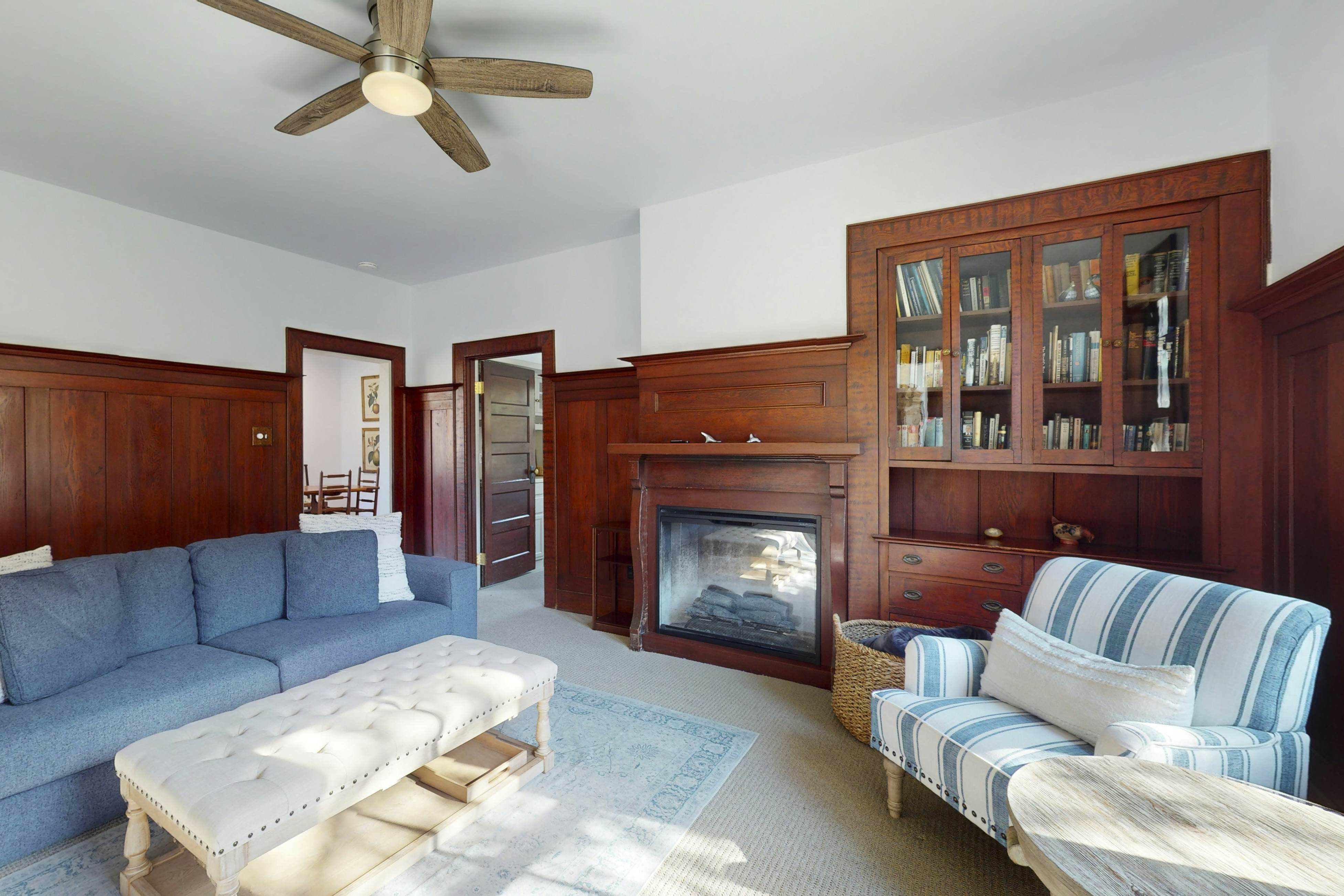 Mendocino Lodge with Hot Tub and Fireplace