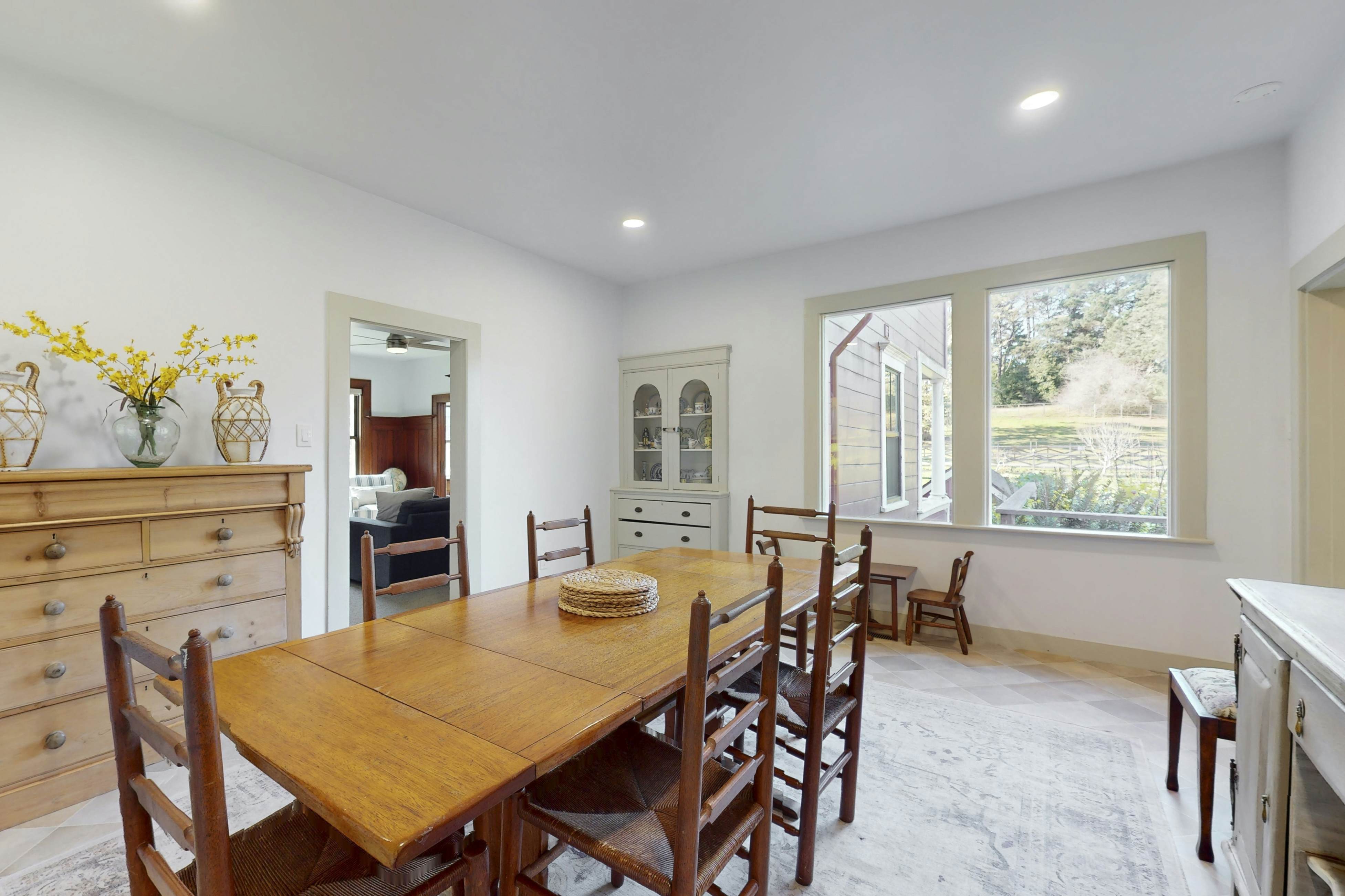 Mendocino Lodge with Hot Tub and Fireplace