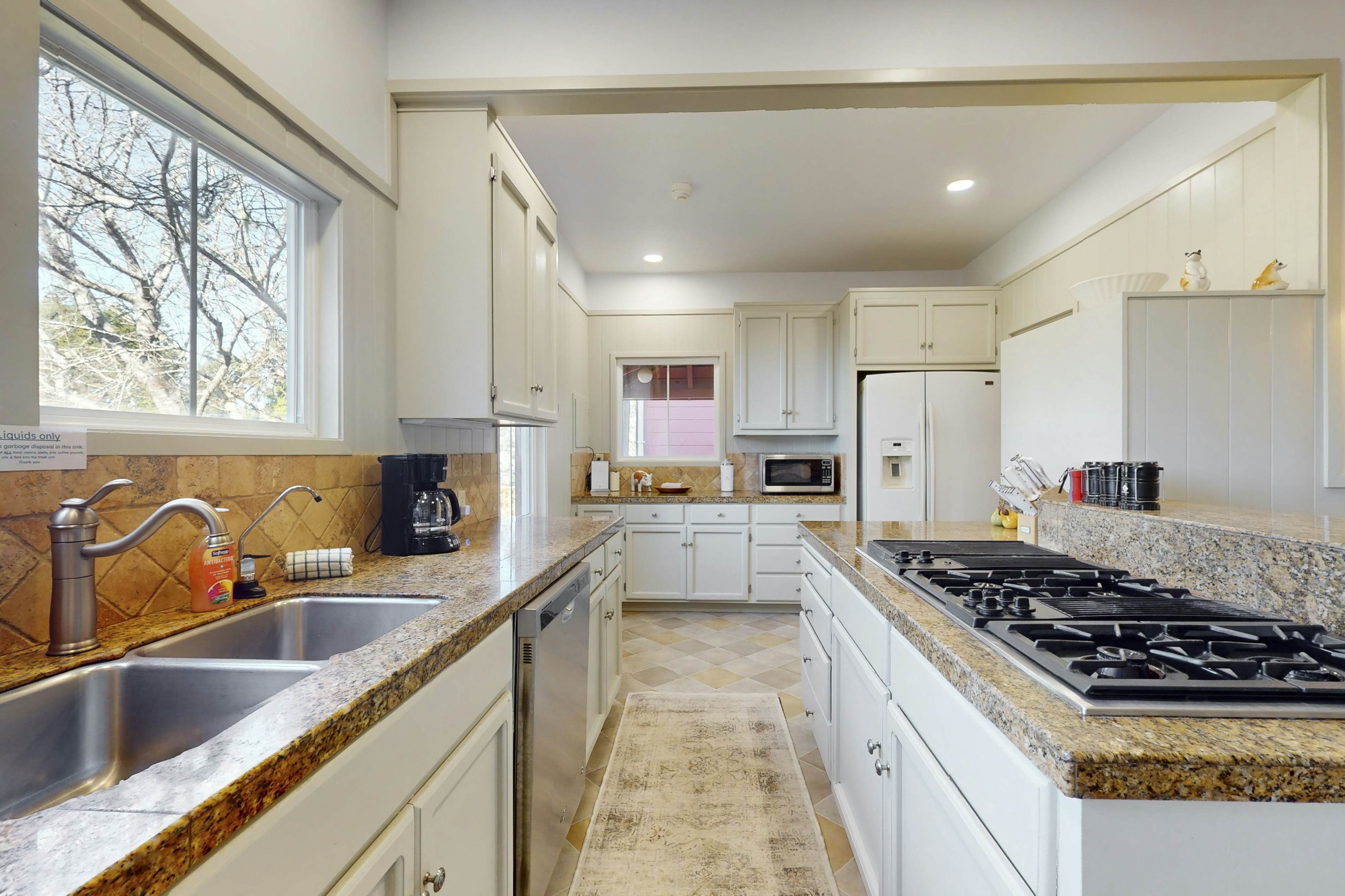 Mendocino Lodge with Hot Tub and Fireplace