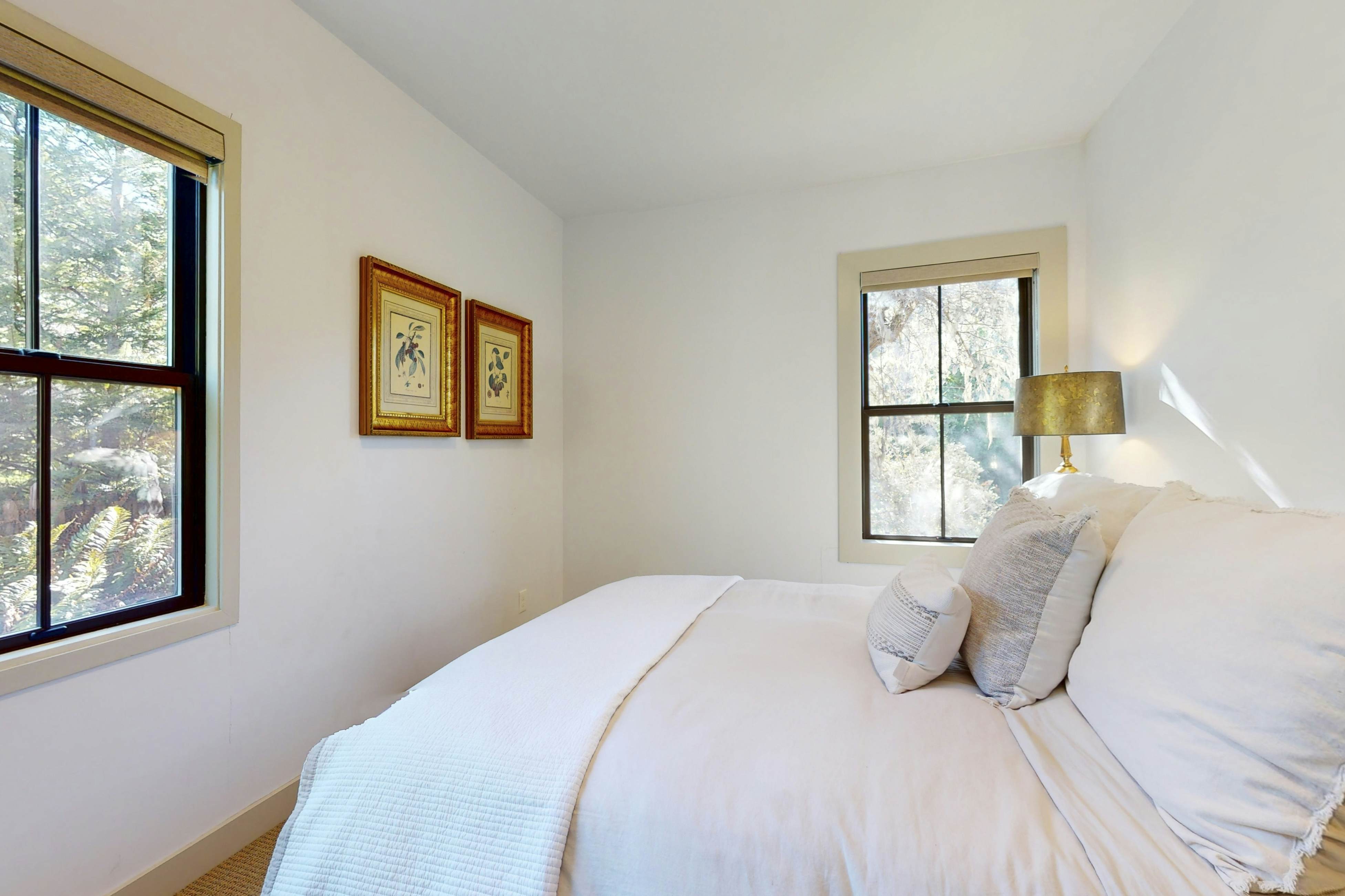 Mendocino Lodge with Hot Tub and Fireplace