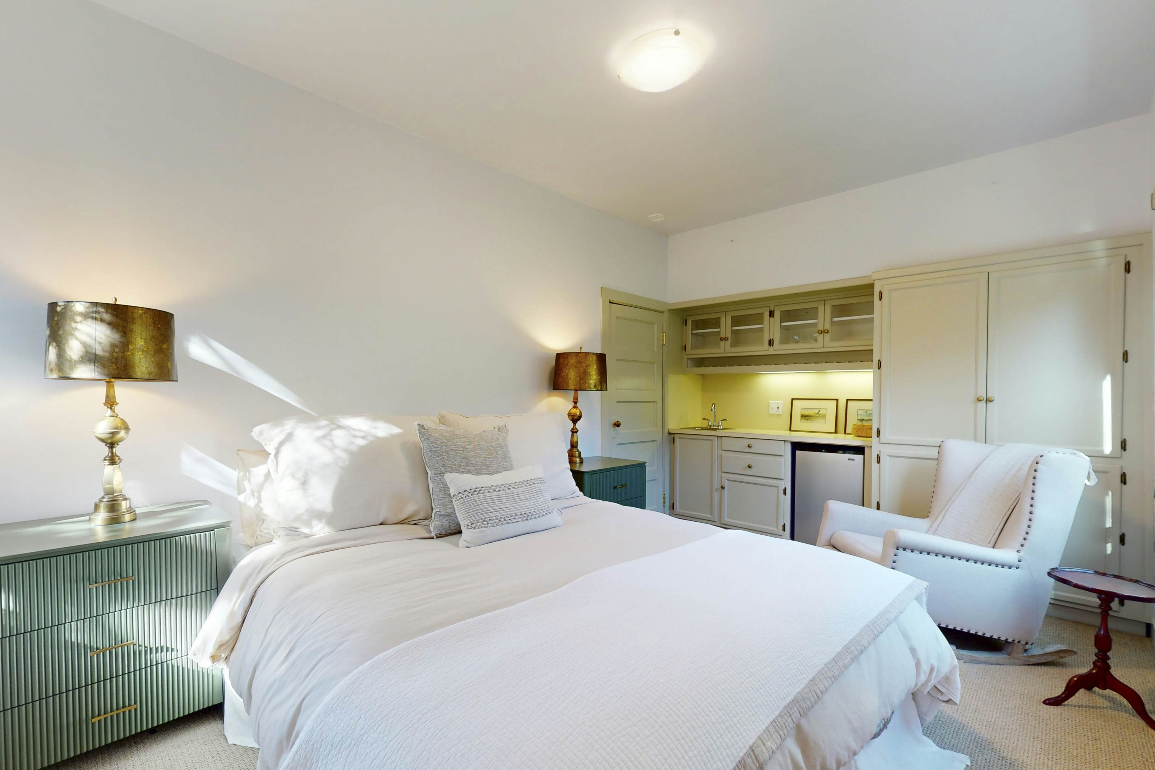 Mendocino Lodge with Hot Tub and Fireplace