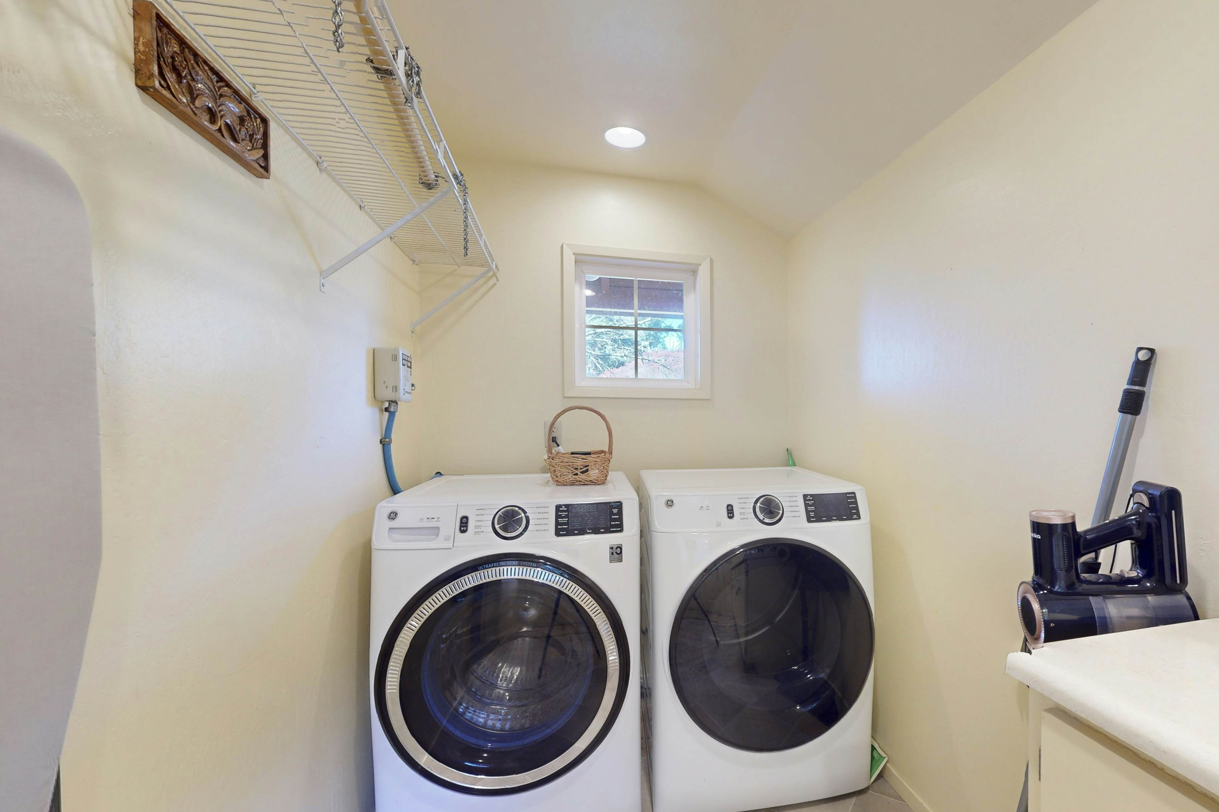 Mendocino Lodge with Hot Tub and Fireplace
