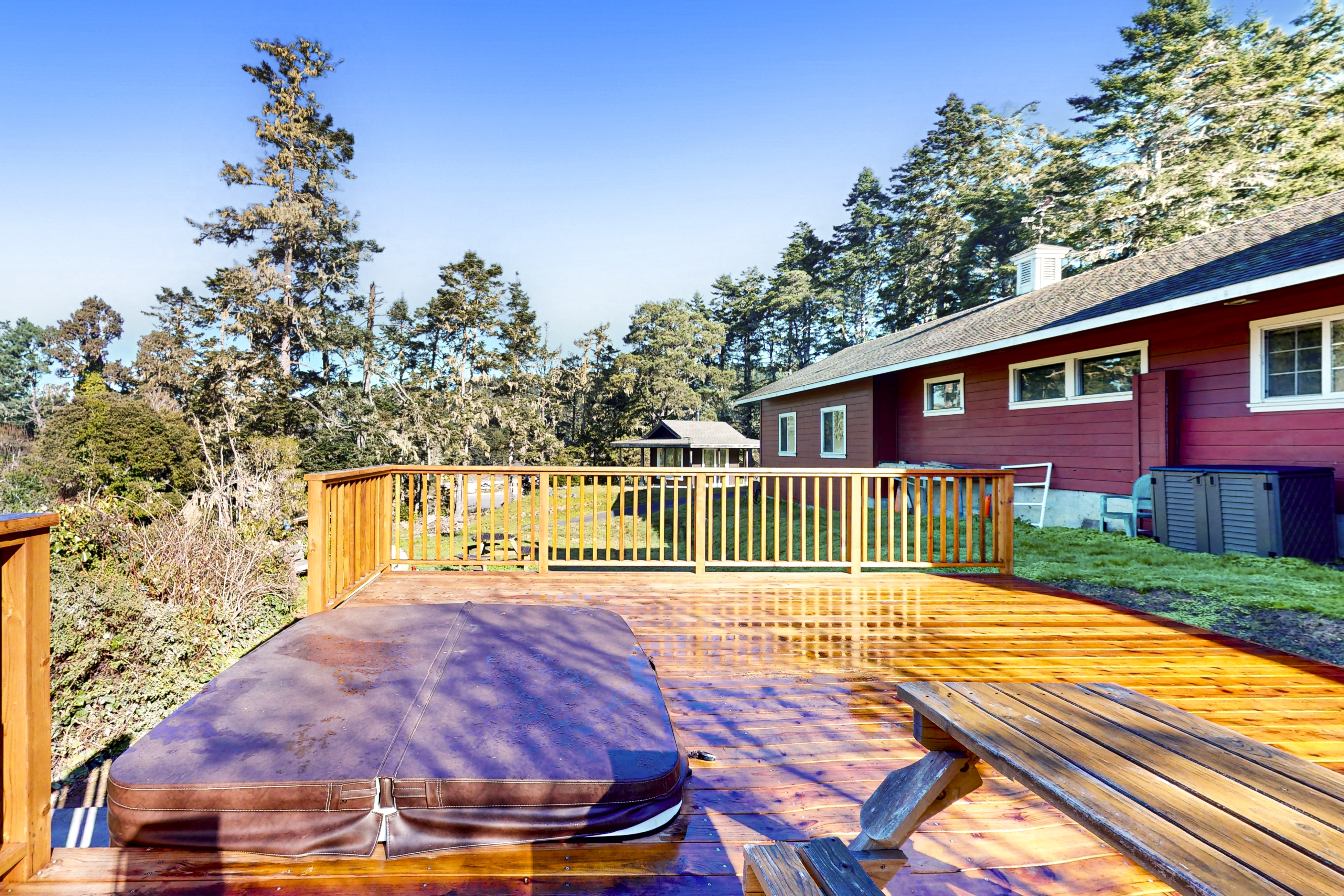Mendocino Lodge with Hot Tub and Fireplace