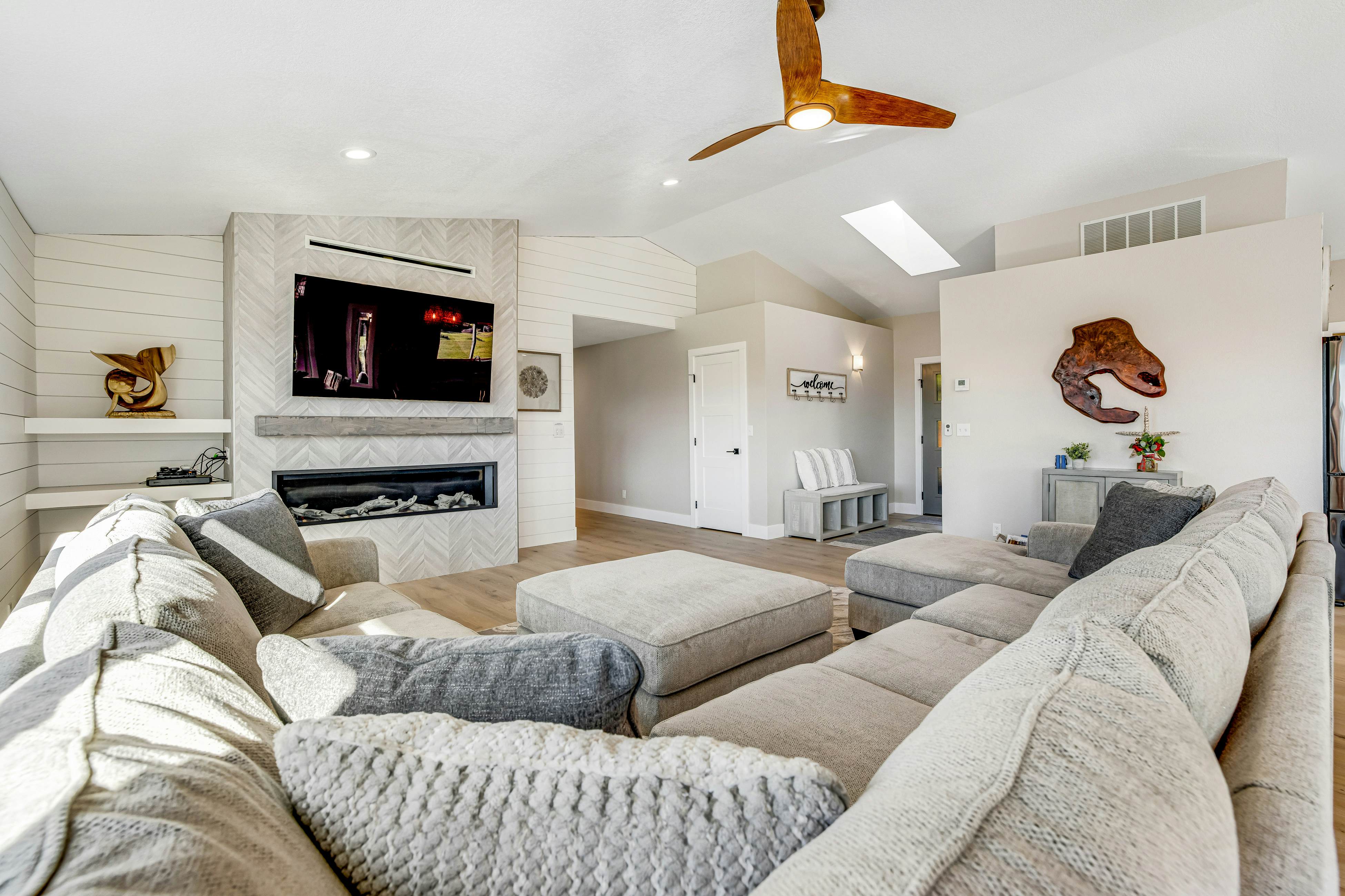 Stylish House with Ocean Views, Hot Tub, Game Room