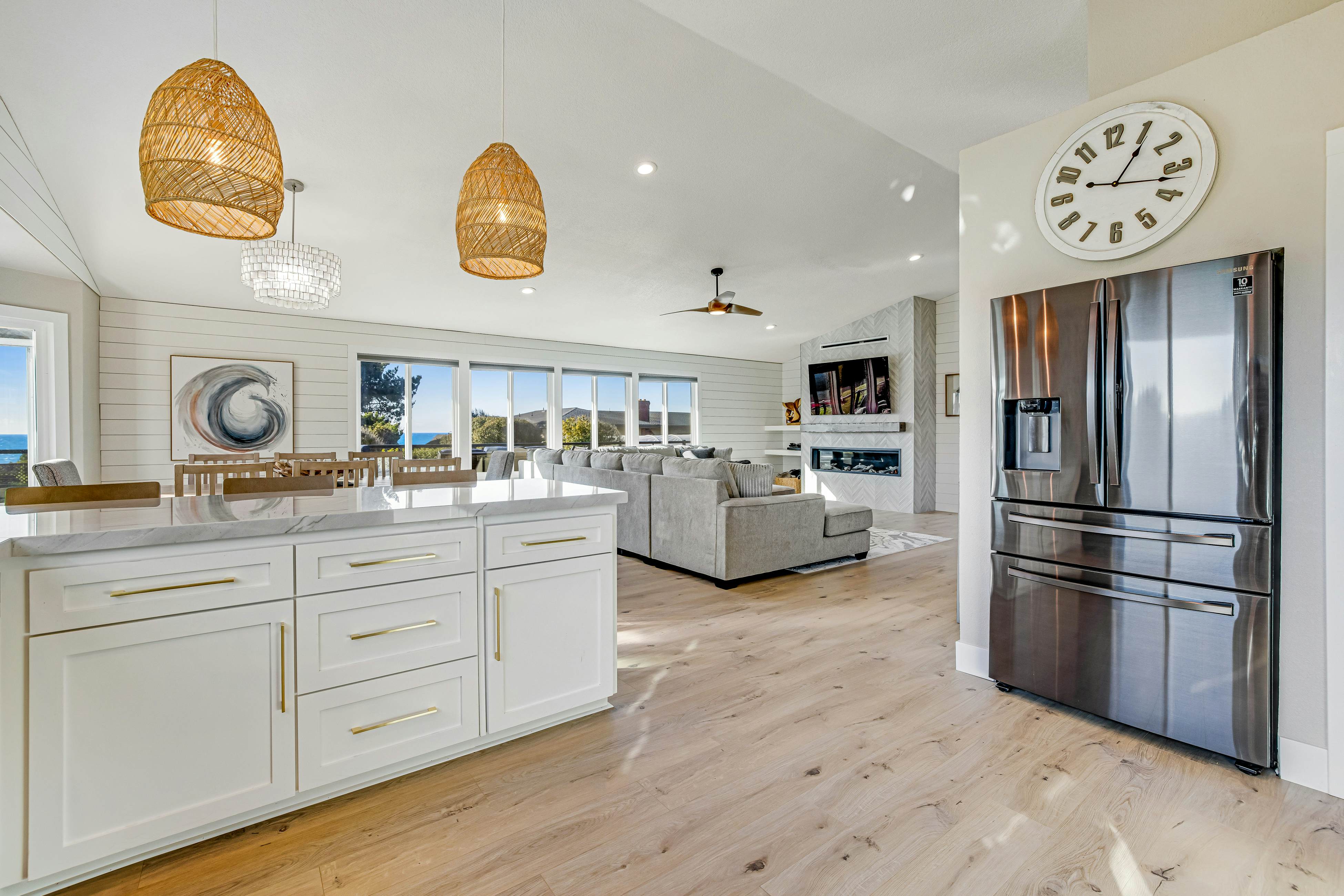 Stylish House with Ocean Views, Hot Tub, Game Room