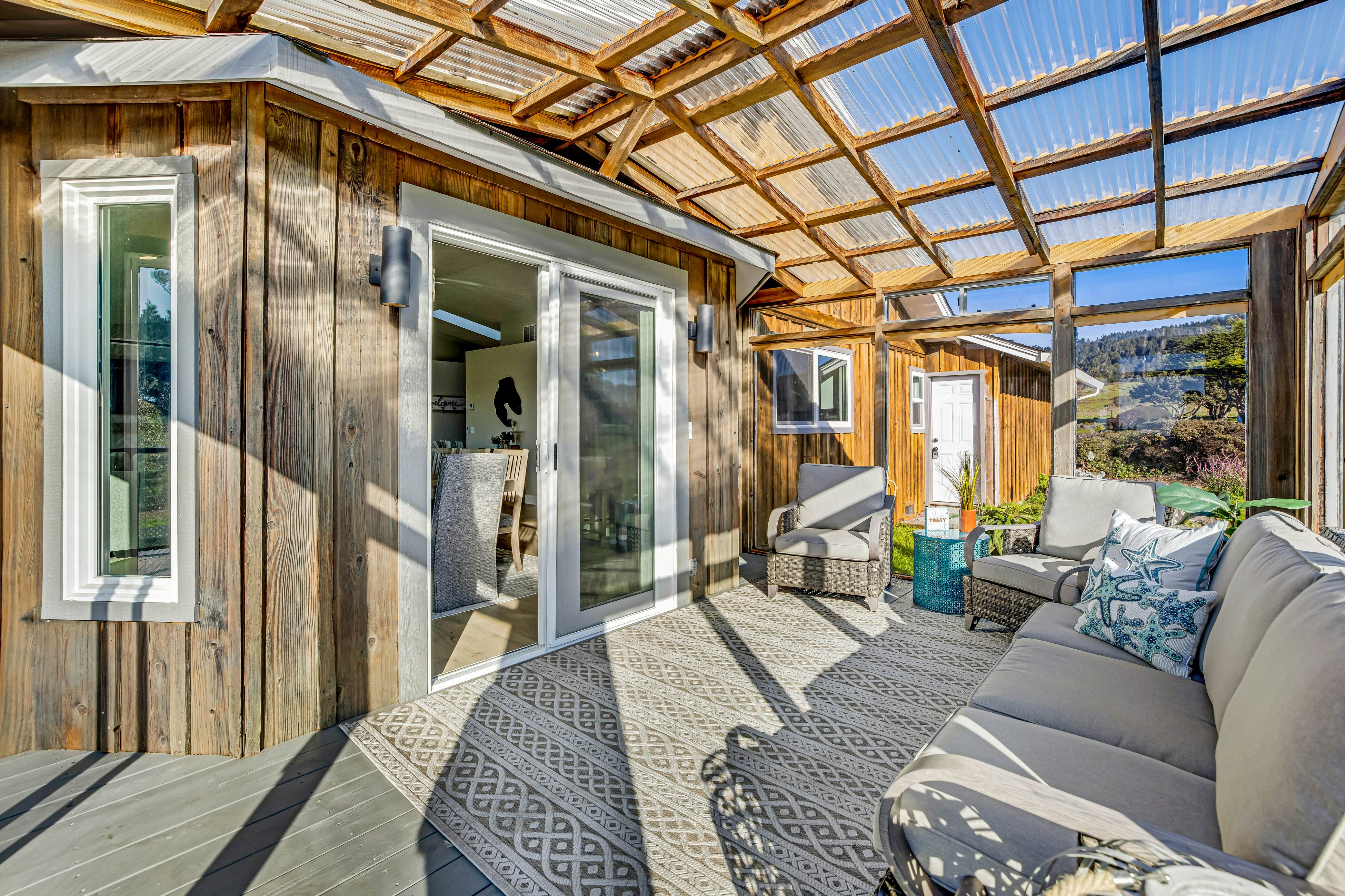 Stylish House with Ocean Views, Hot Tub, Game Room