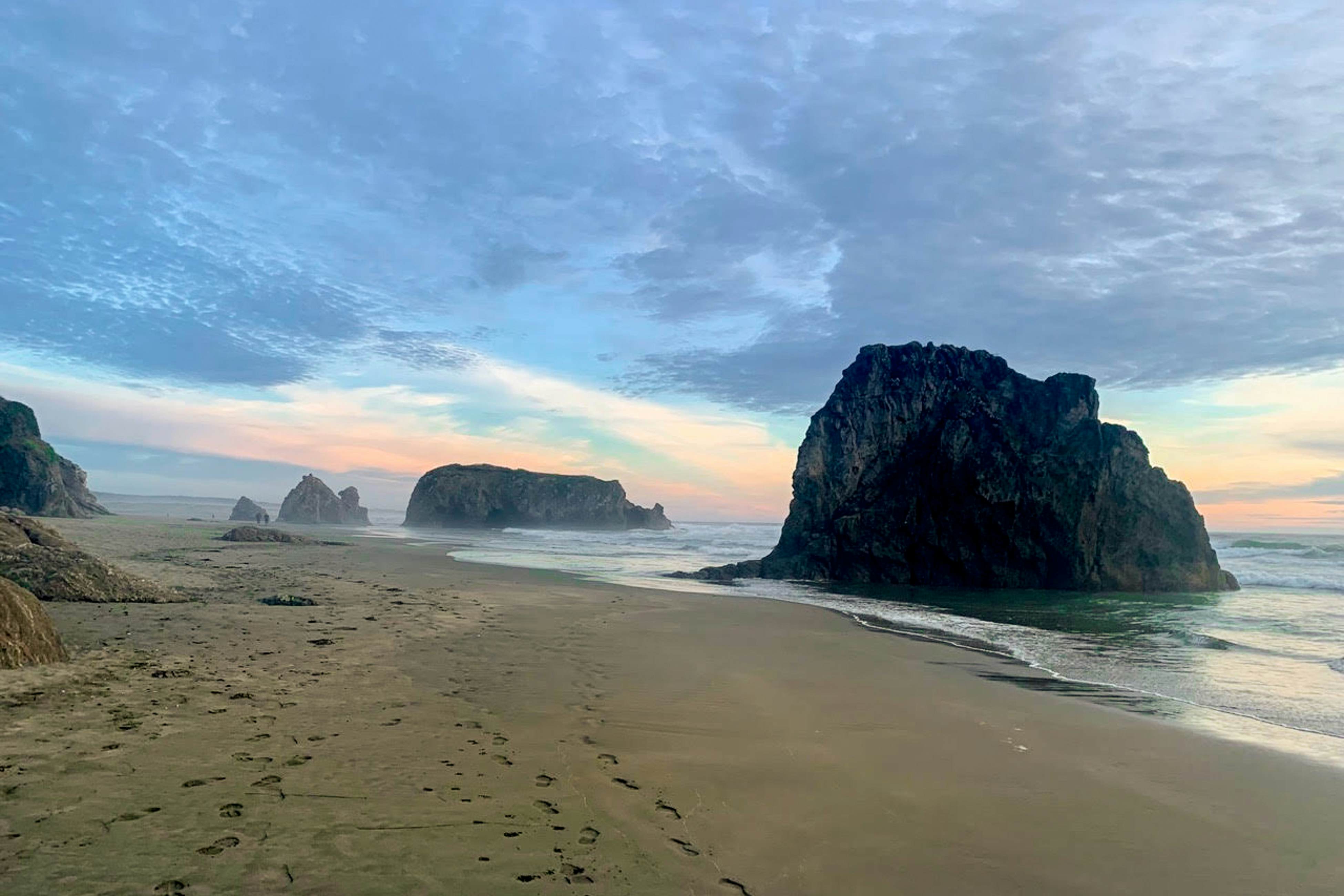 Stylish House with Ocean Views, Hot Tub, Game Room