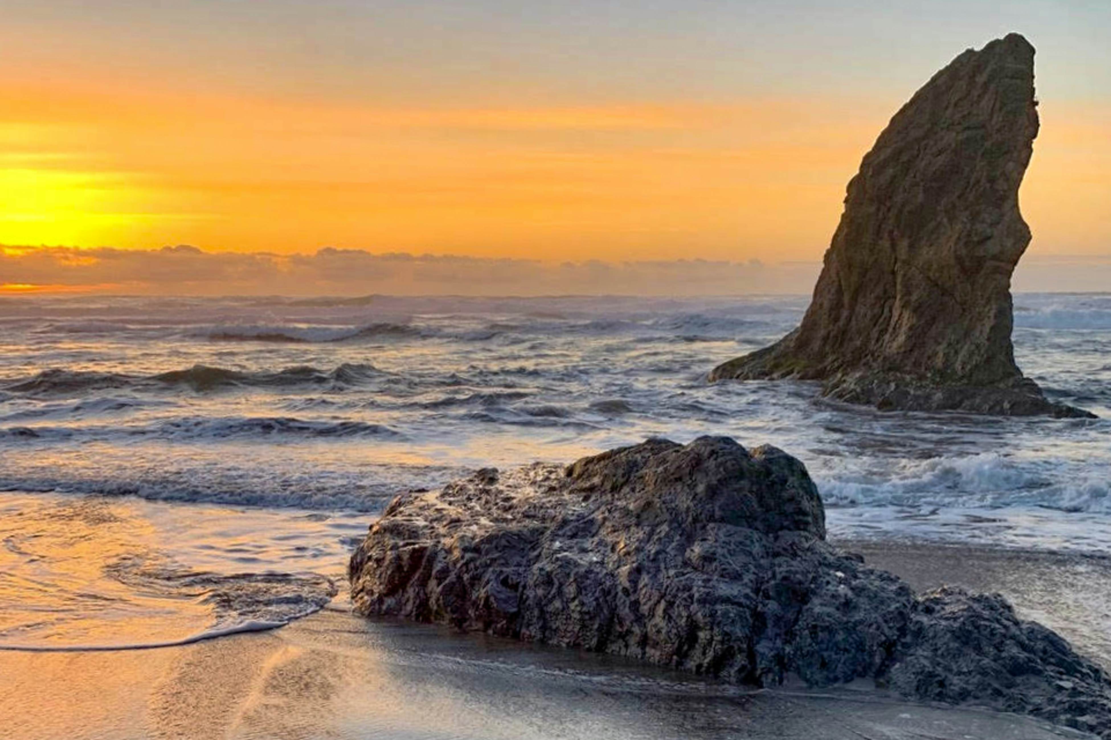 Stylish House with Ocean Views, Hot Tub, Game Room
