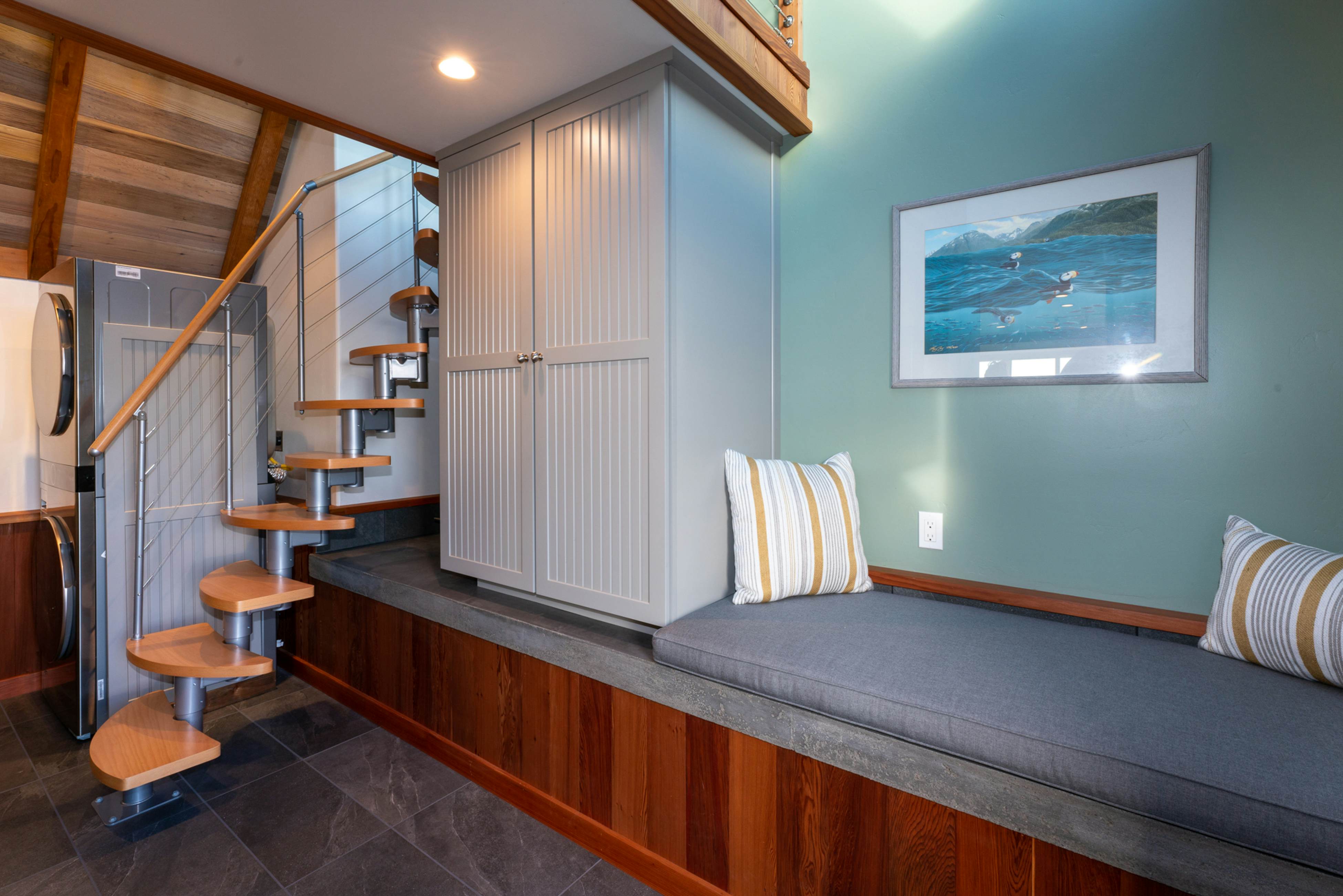 Spectacular Oceanfront Studio with Hot Tub & Loft