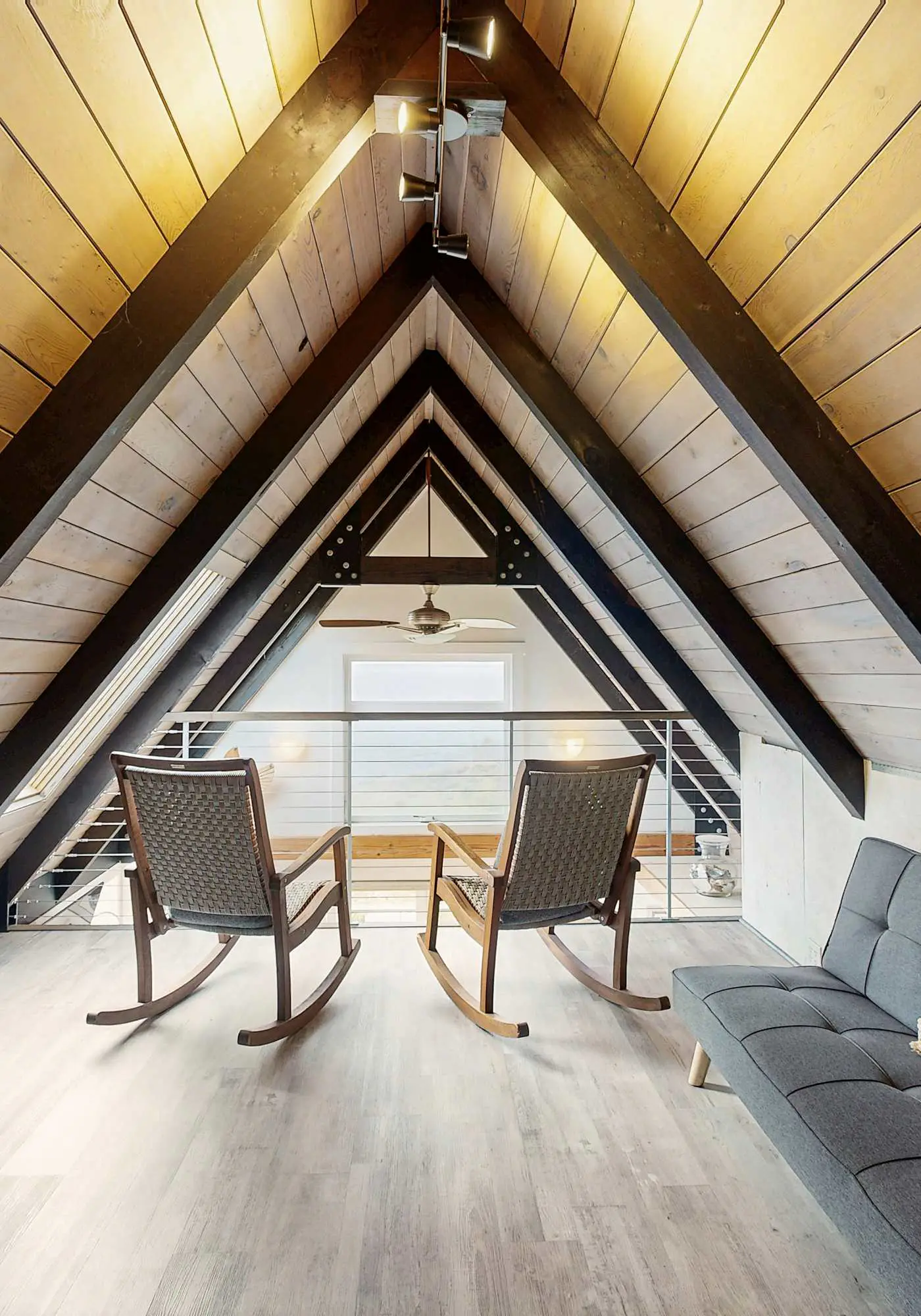 Spectacular Oceanfront Studio with Hot Tub & Loft