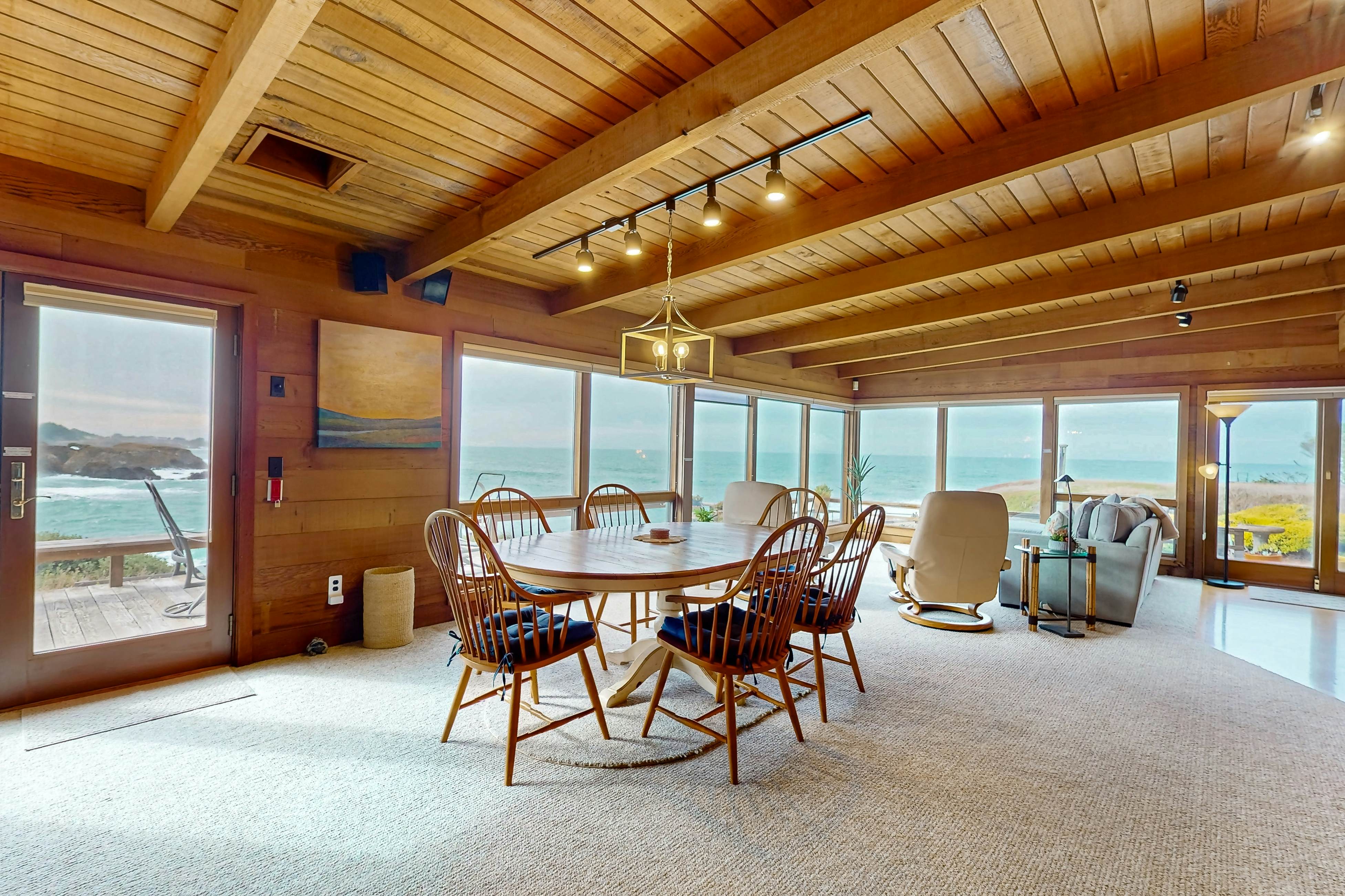 Oceanfront Haven: Beach Access, Views & Deck