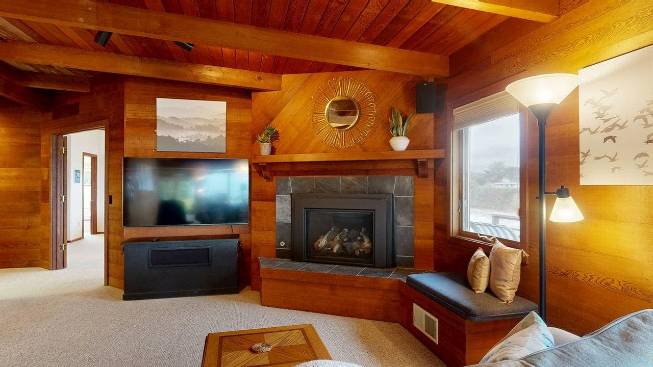 Oceanfront Haven with Beach Access, Views & Deck