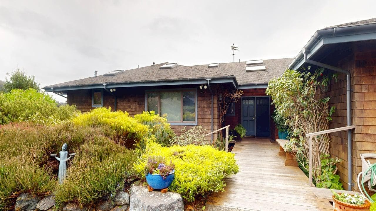 Oceanfront Haven with Beach Access, Views & Deck