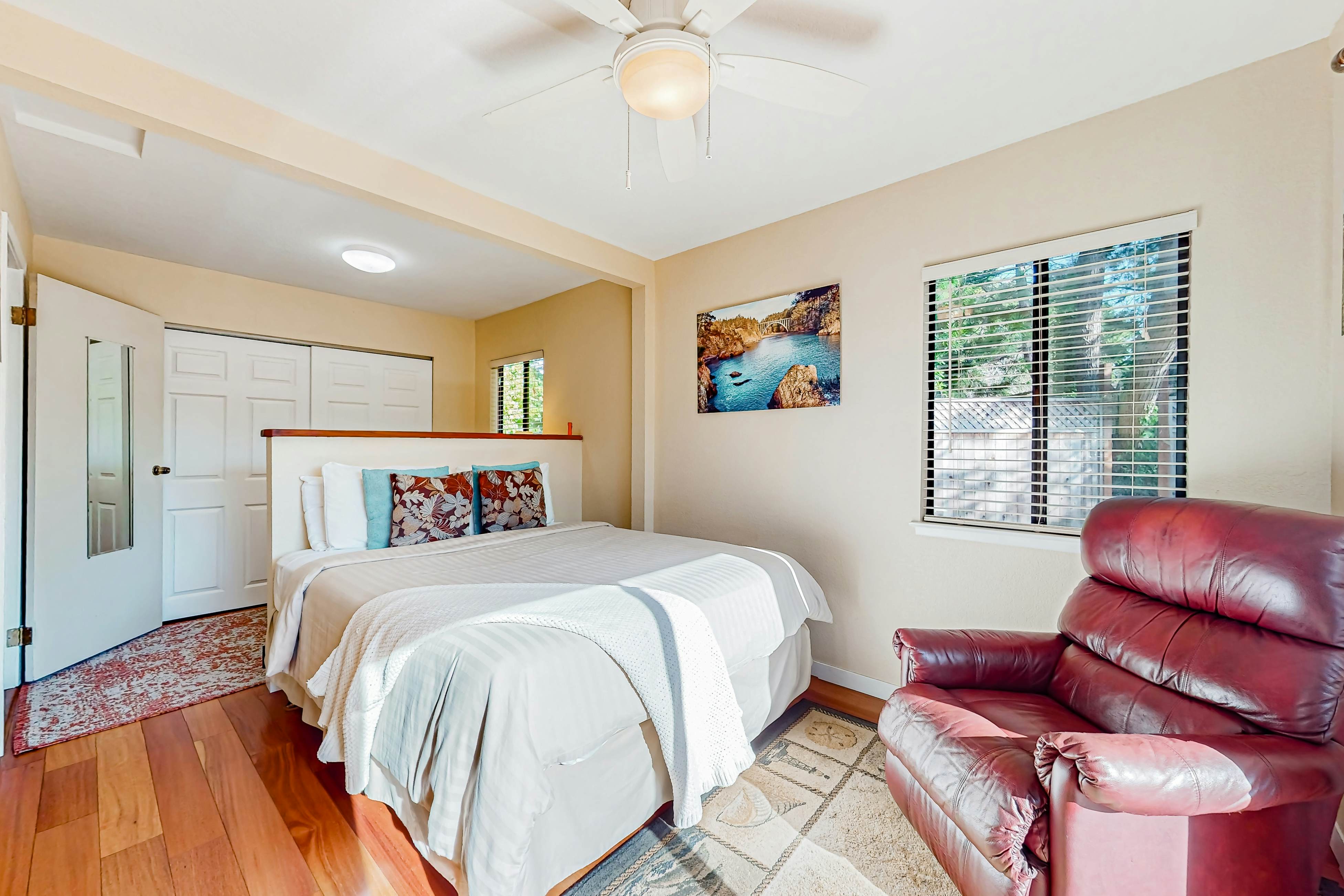 Fort Bragg Hideaway: Hot Tub & Grill