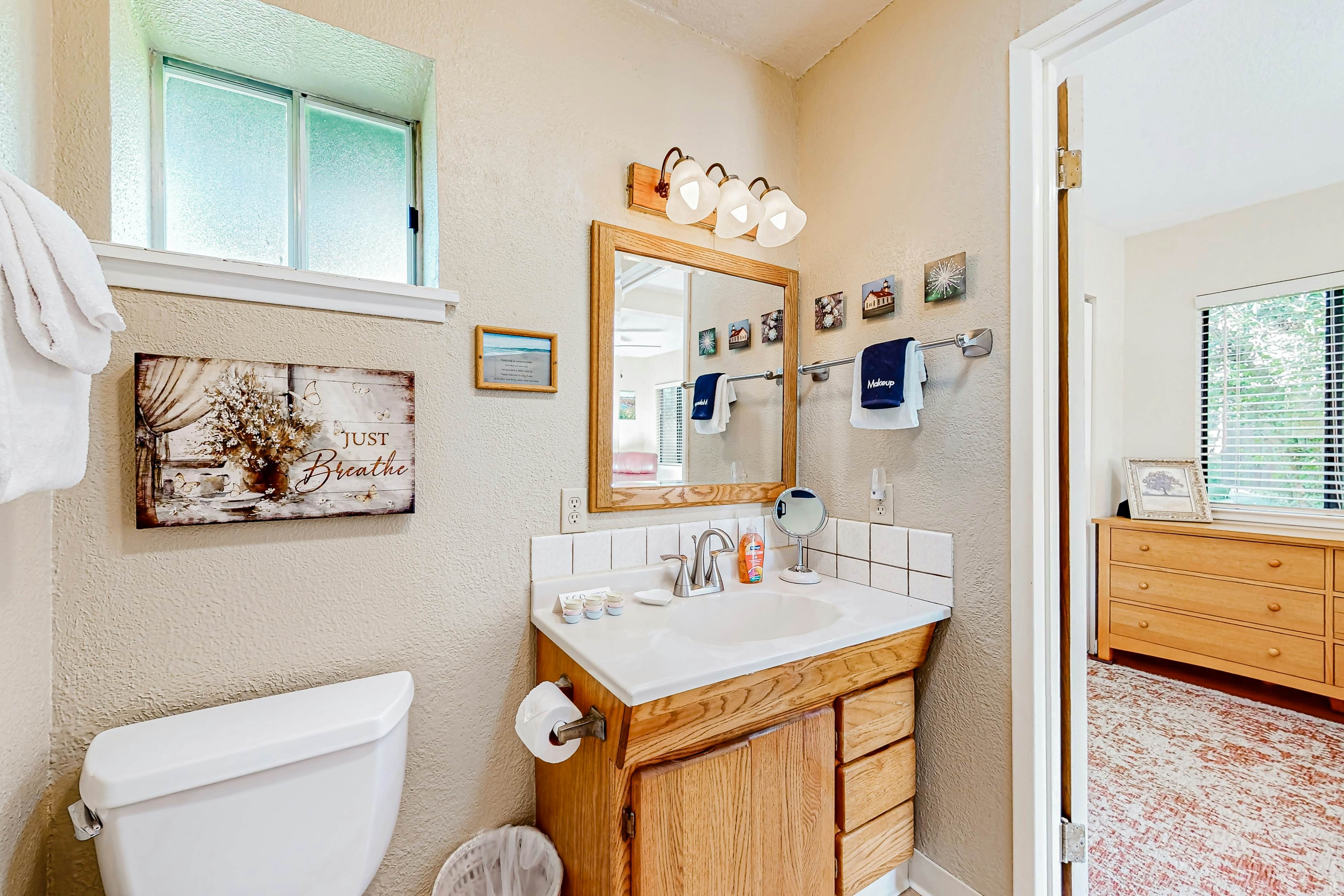 Fort Bragg Hideaway: Hot Tub & Grill