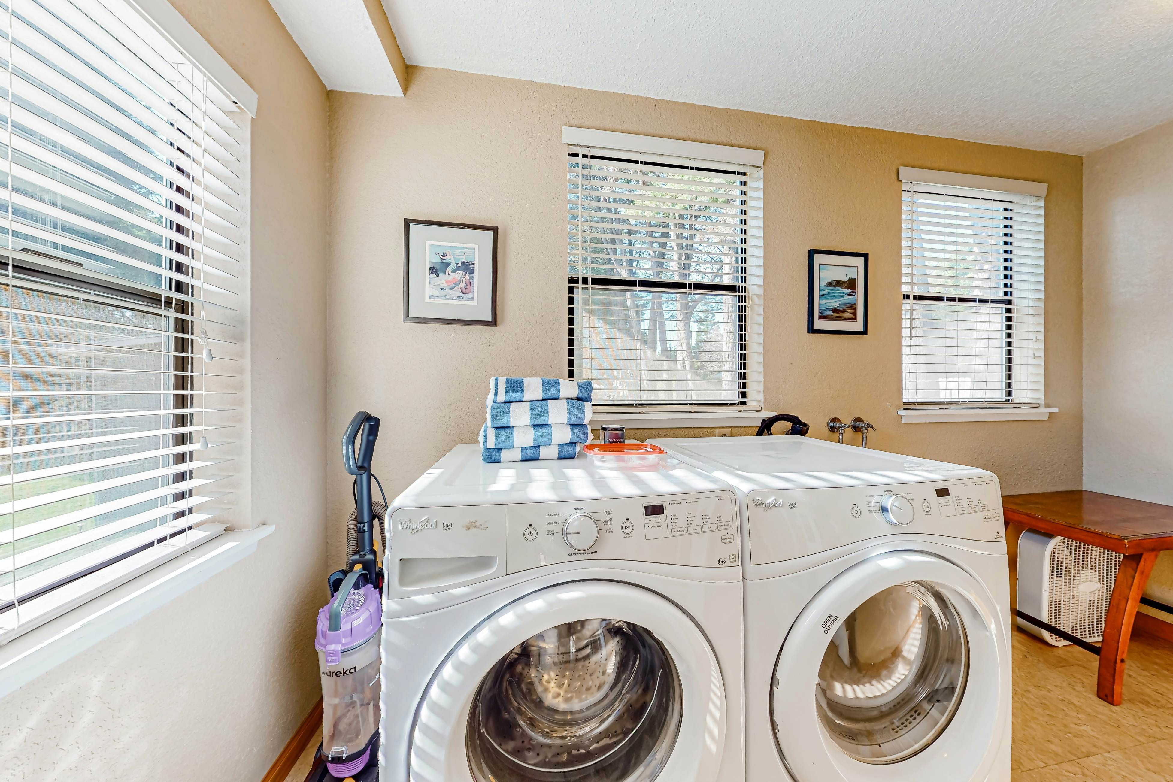 Fort Bragg Hideaway: Hot Tub & Grill