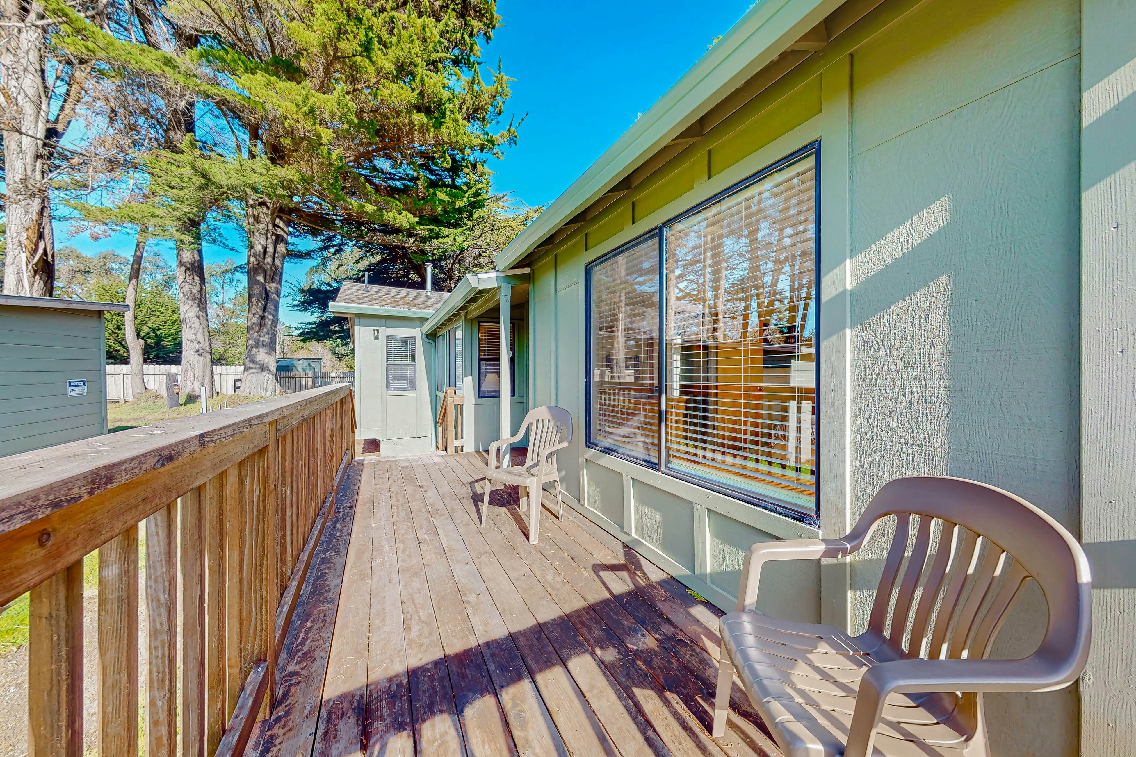 Fort Bragg Hideaway: Hot Tub & Grill