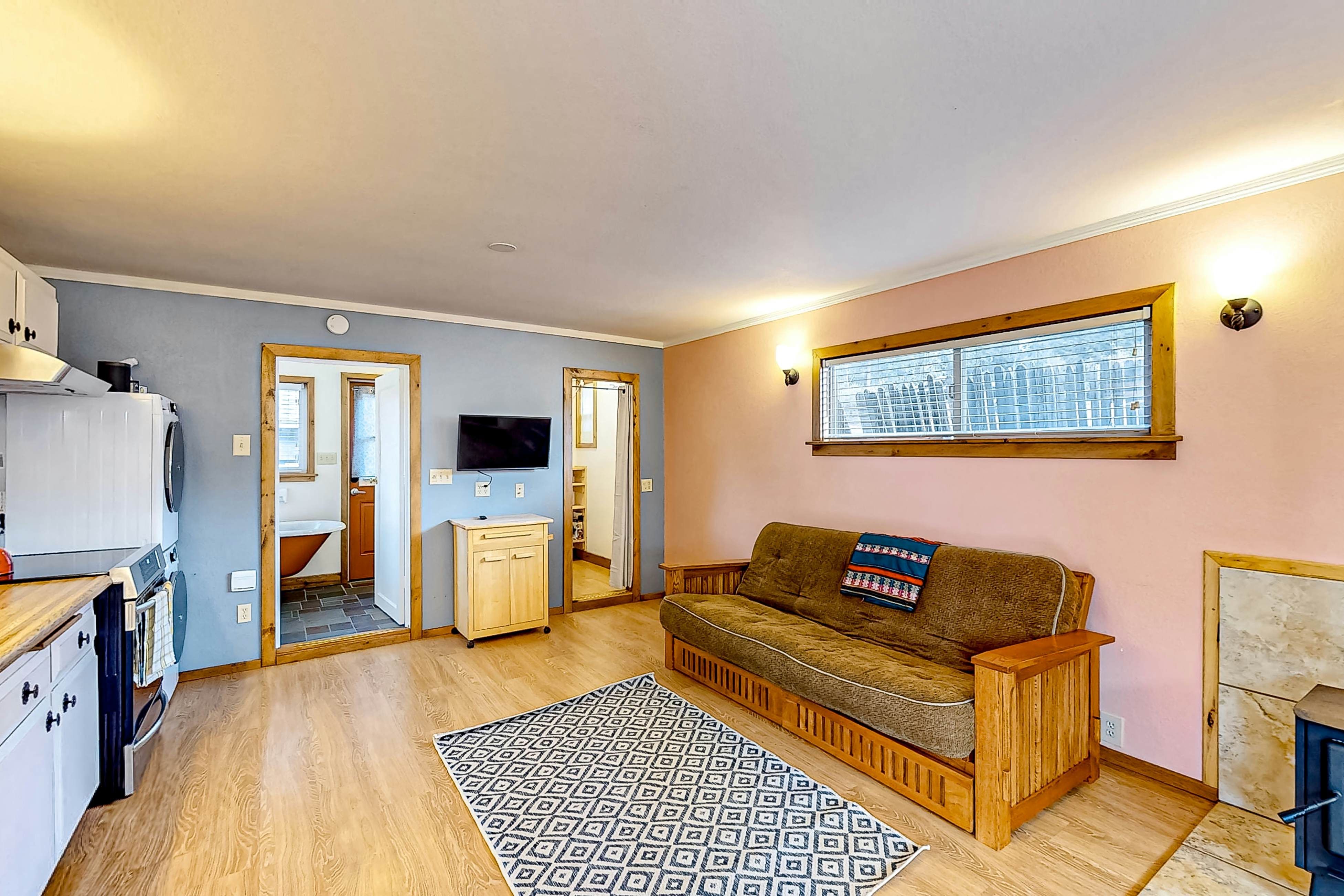 Eco-Conscious Home: Spacious Yard & EV Charger