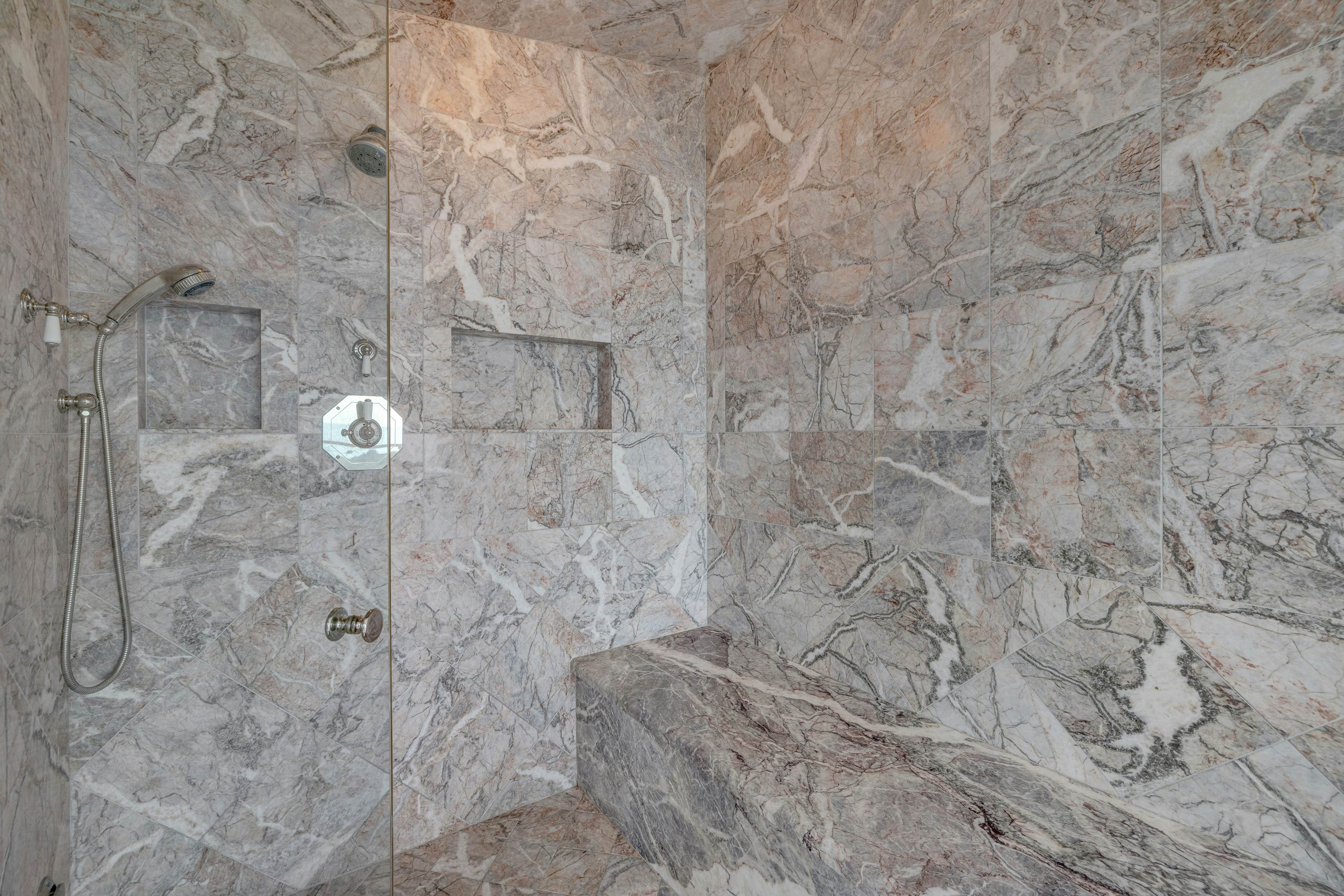 Remodeled oceanfront estate with Studio Cottage 