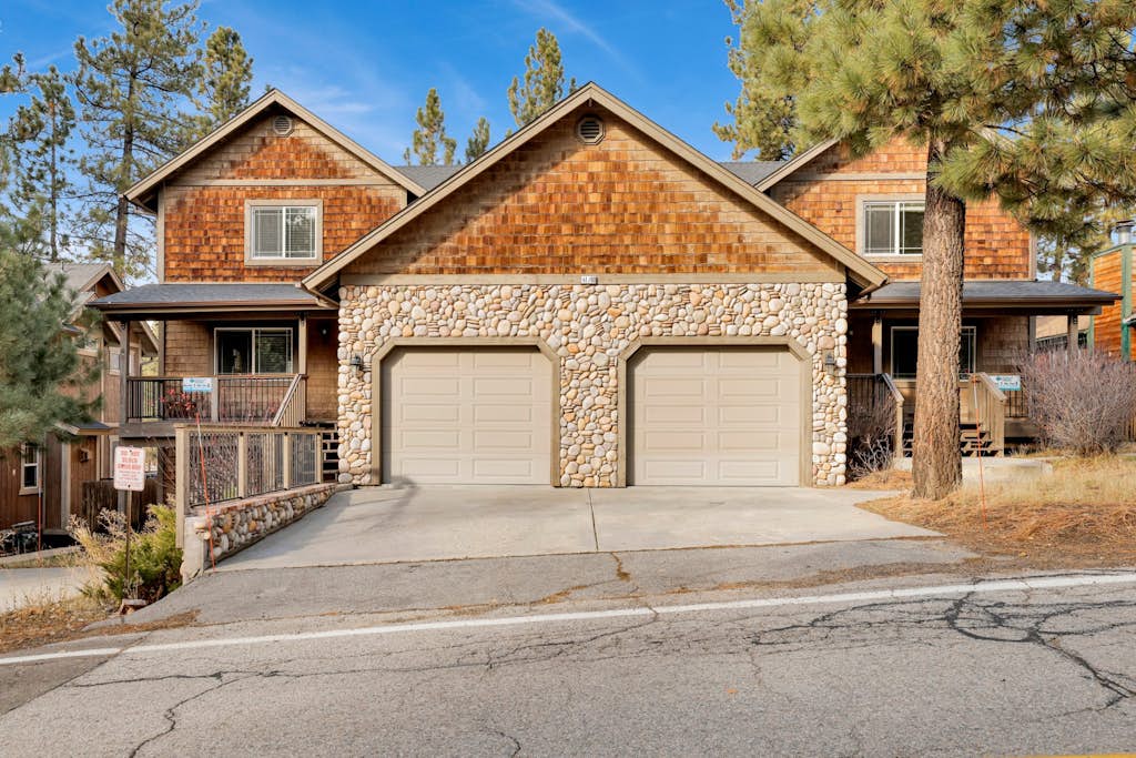 Brownie Resort Retreat | Walk-to-Ski Snow Summit Duplex Getaway